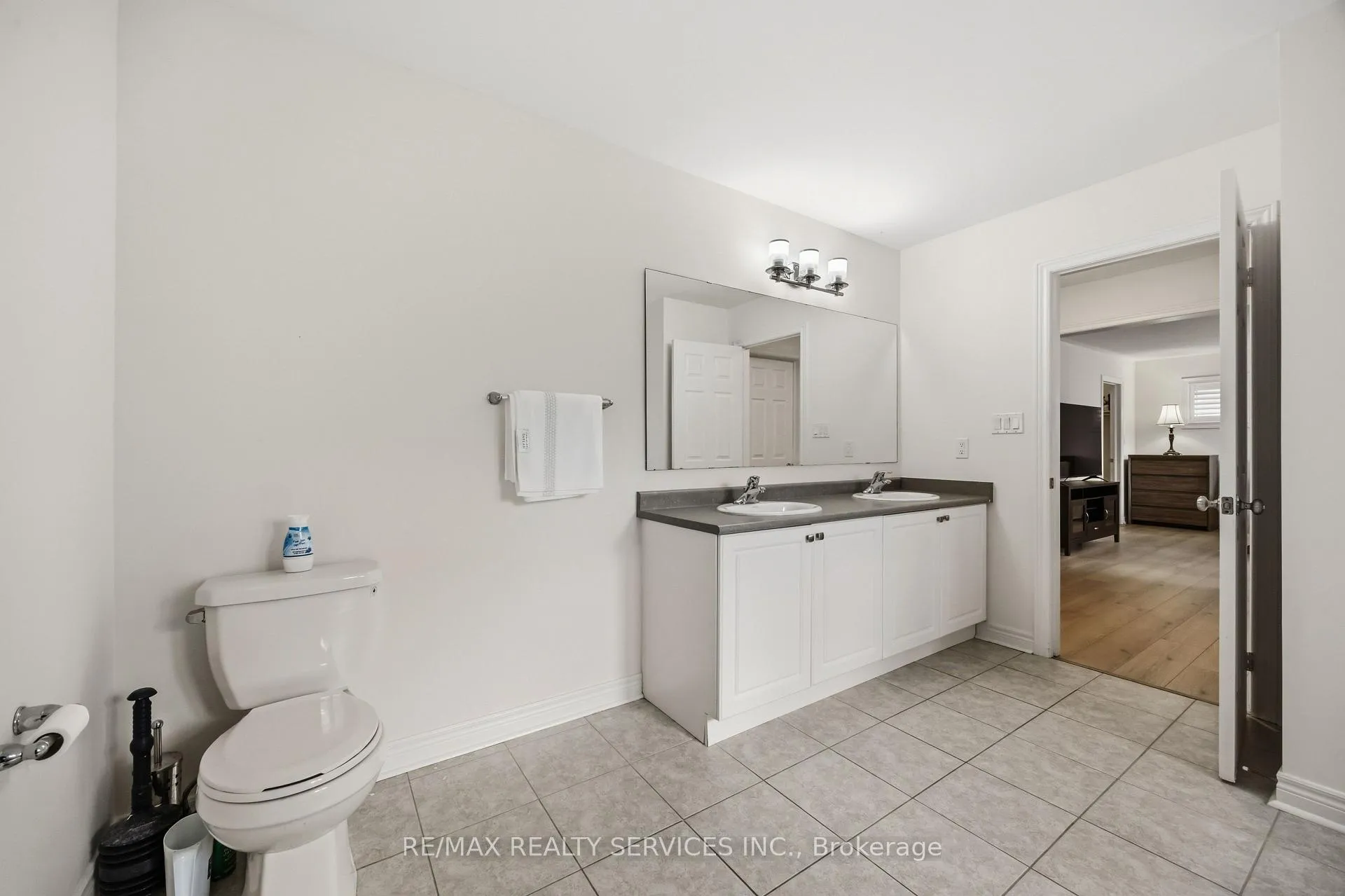 Photo 24 of 104 Sharpe Crescent, New Tecumseth, Tottenham — HOMEH