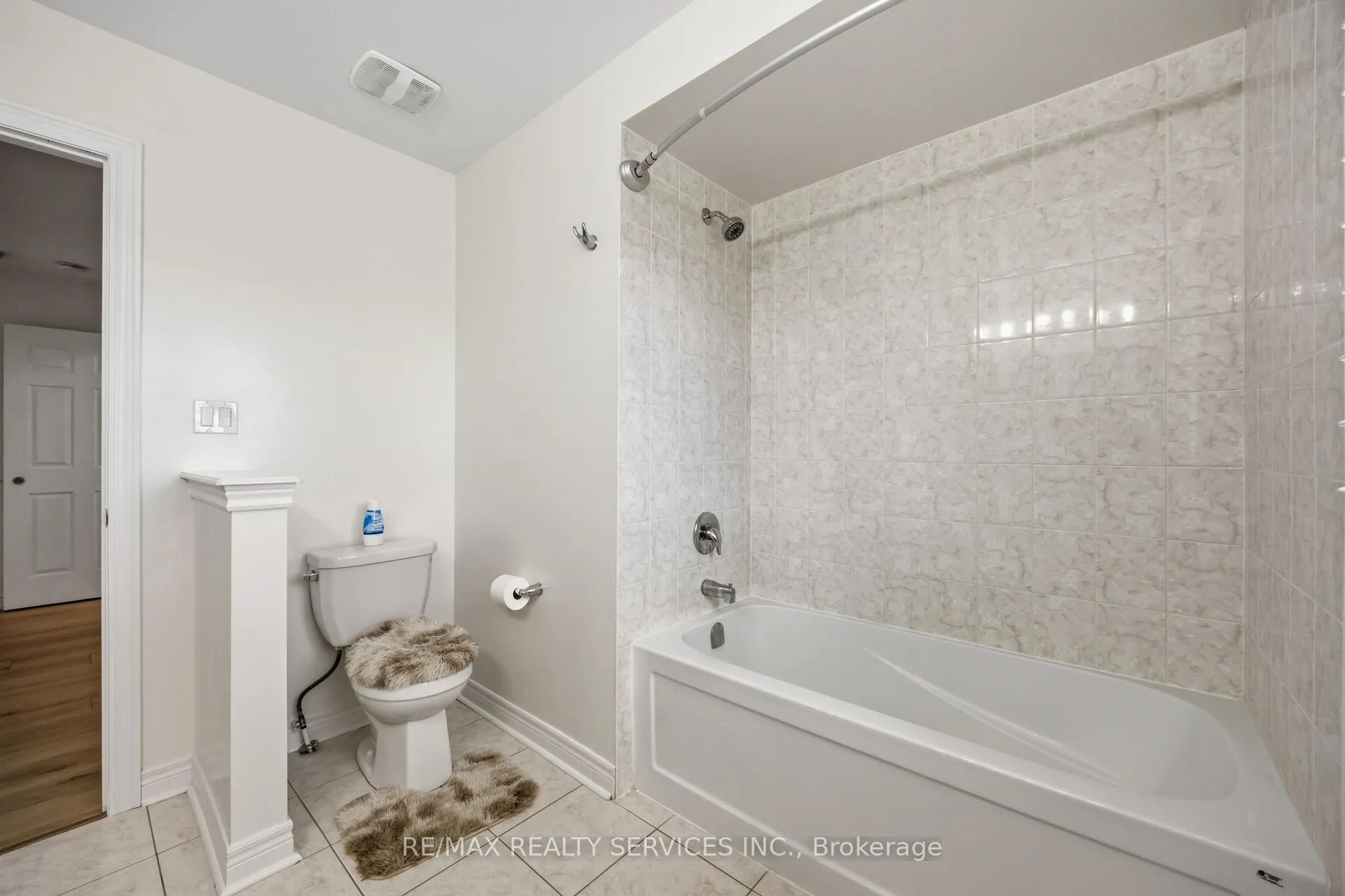 Photo 31 of 104 Sharpe Crescent, New Tecumseth, Tottenham — HOMEH