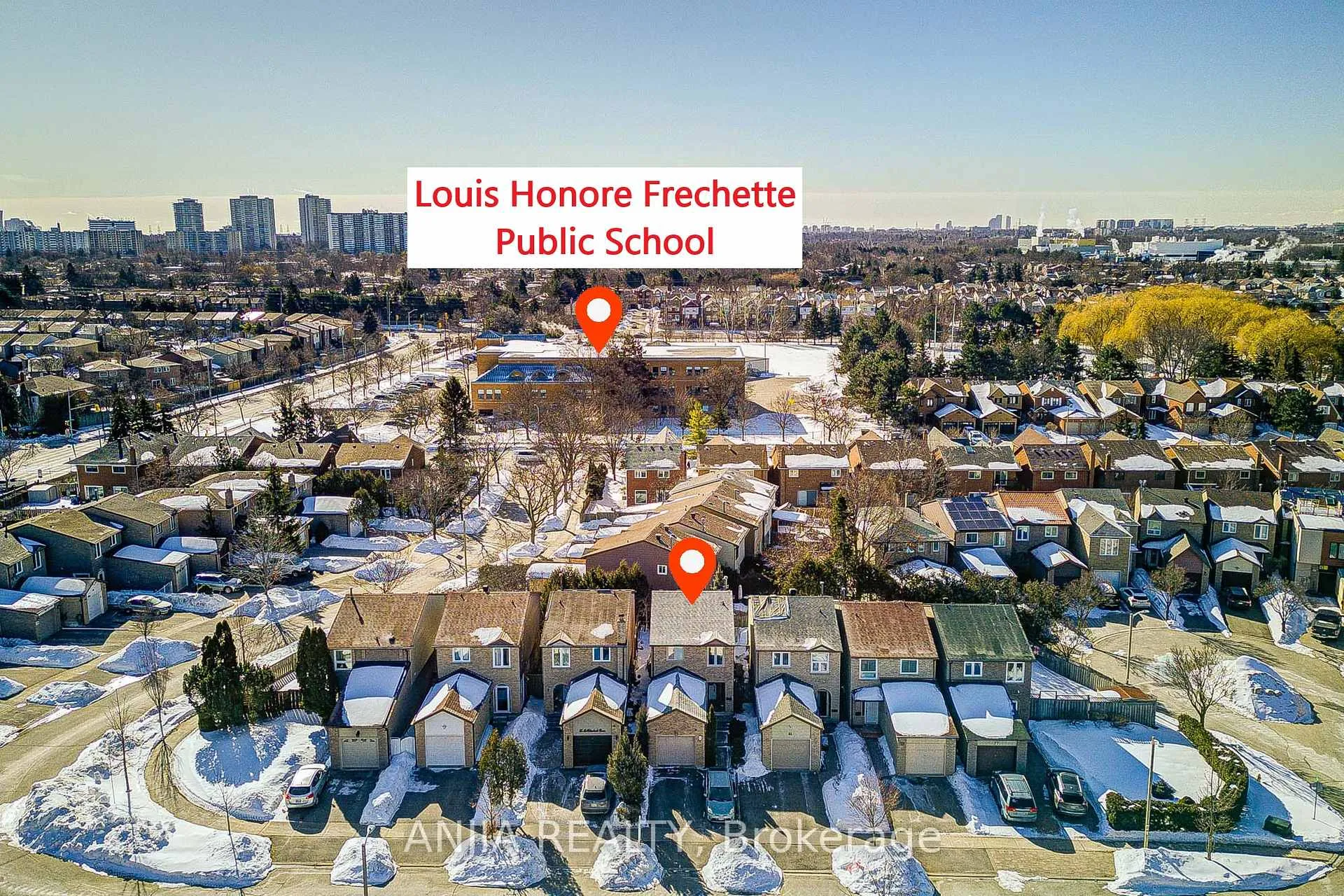 Photo 3 of 83 McClintock Crescent, Vaughan, Lakeview Estates — HOMEH