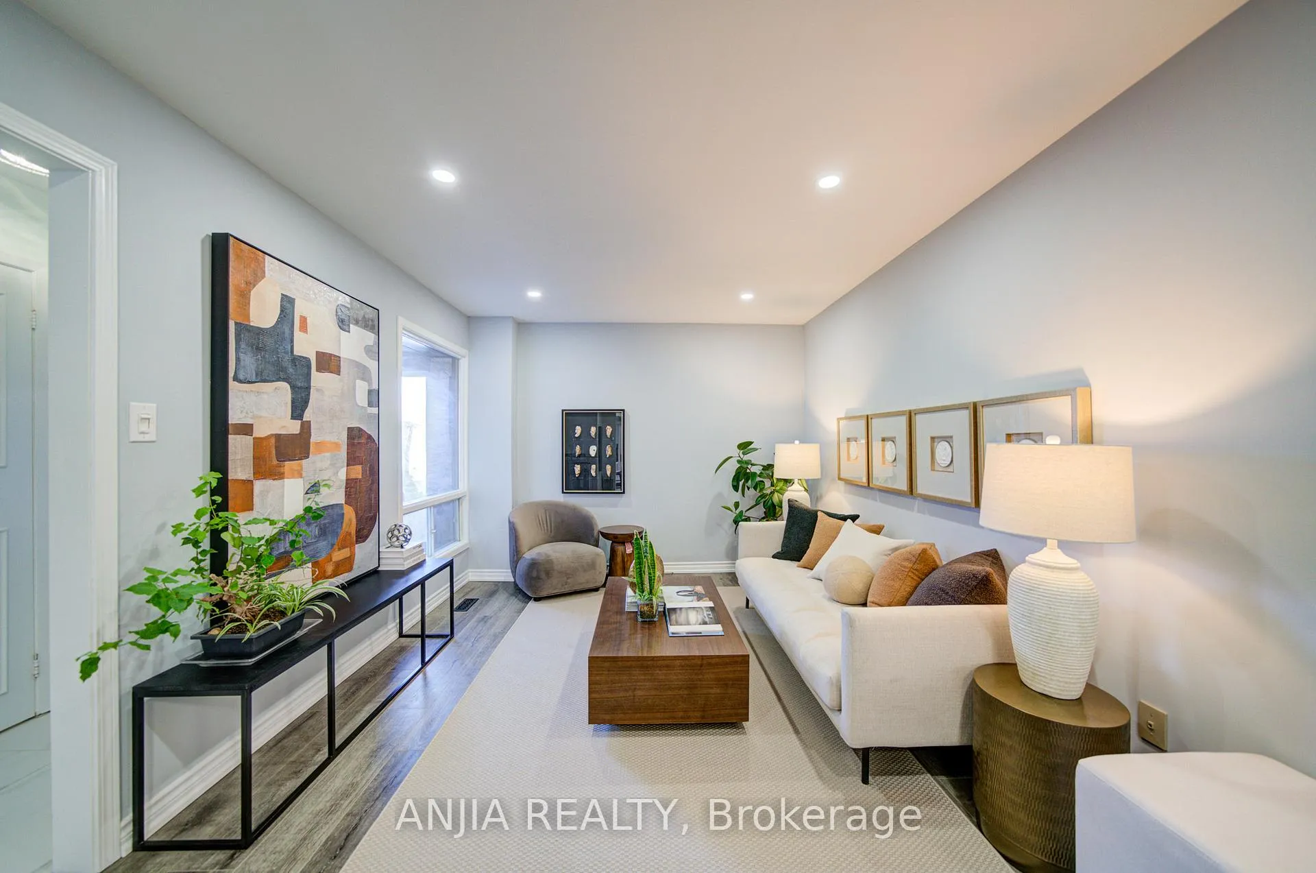 Photo 6 of 83 McClintock Crescent, Vaughan, Lakeview Estates — HOMEH
