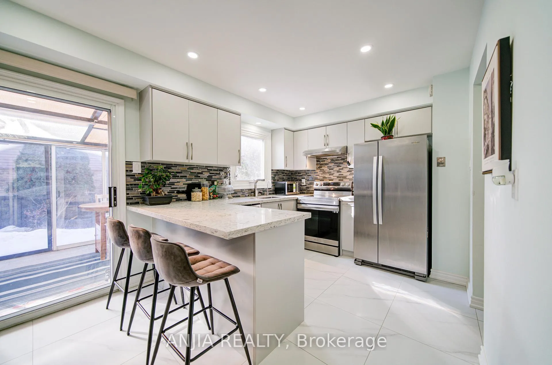 Photo 14 of 83 McClintock Crescent, Vaughan, Lakeview Estates — HOMEH