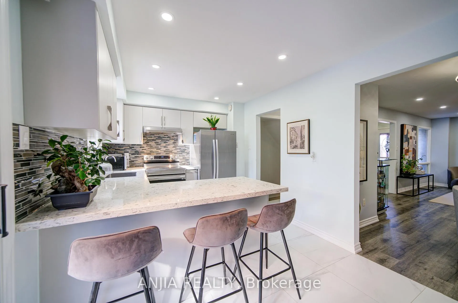 Photo 17 of 83 McClintock Crescent, Vaughan, Lakeview Estates — HOMEH