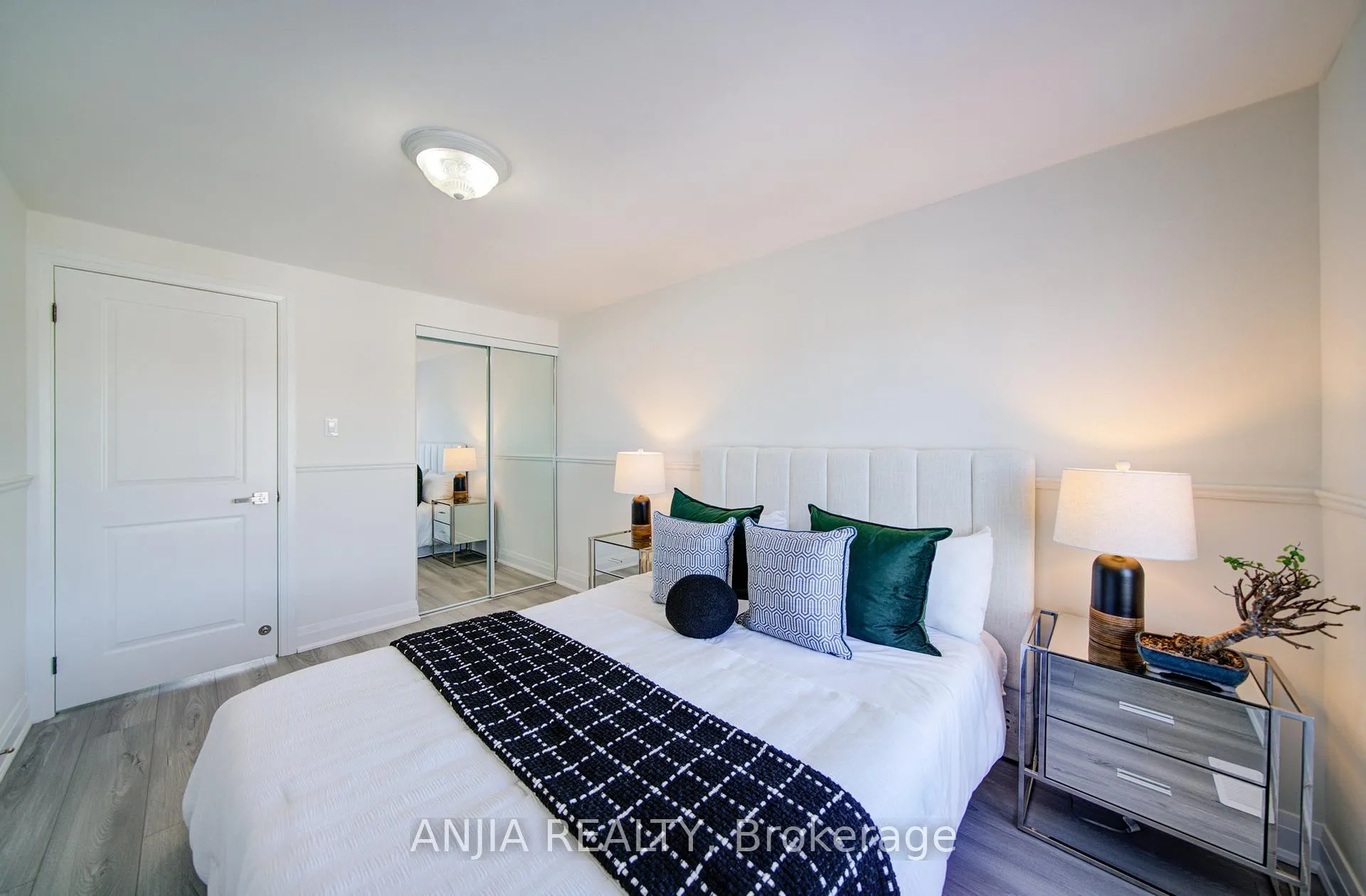 Photo 22 of 83 McClintock Crescent, Vaughan, Lakeview Estates — HOMEH