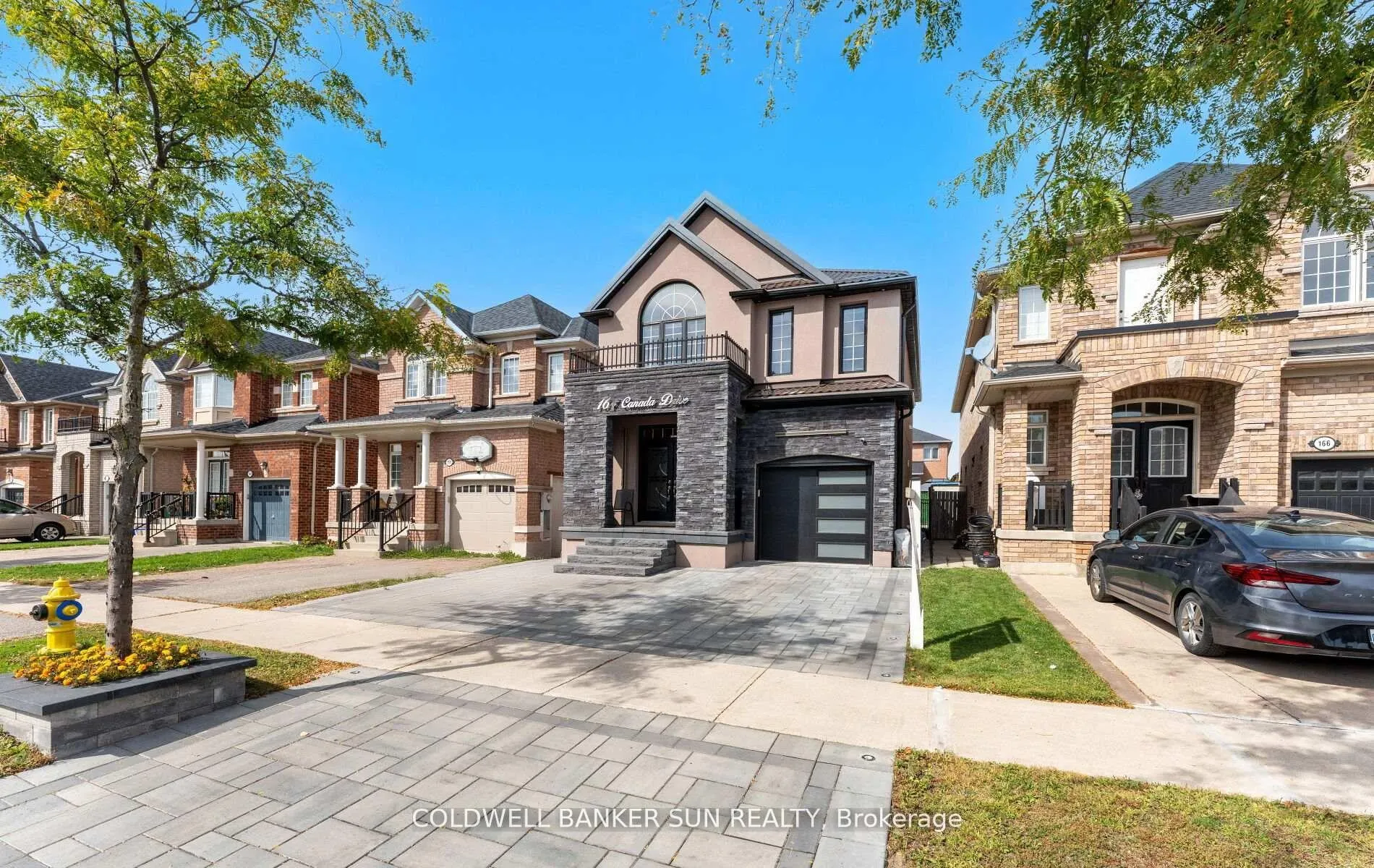 Photo 3 of 164 Canada Drive, Vaughan, Vellore Village — HOMEH