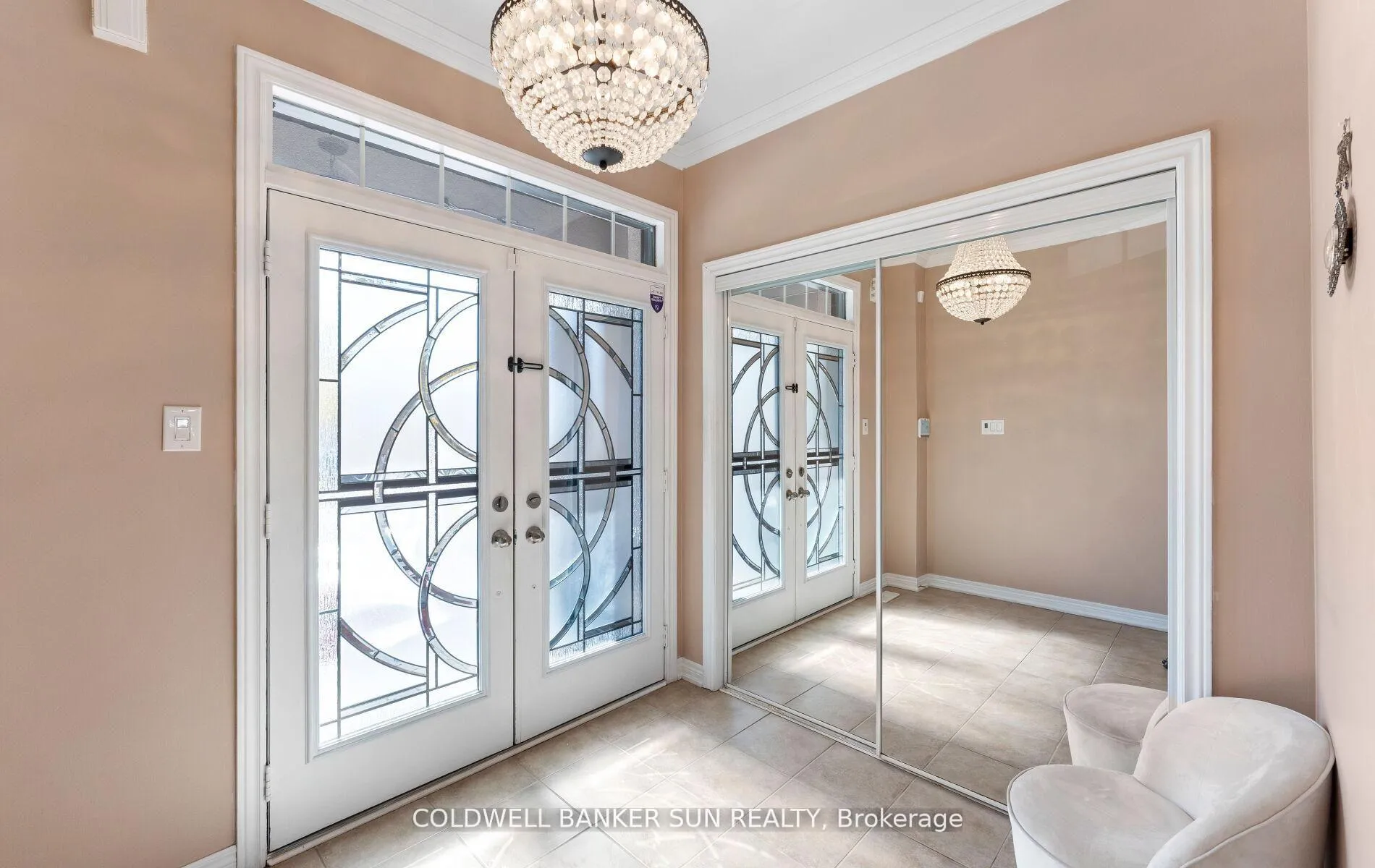 Photo 6 of 164 Canada Drive, Vaughan, Vellore Village — HOMEH