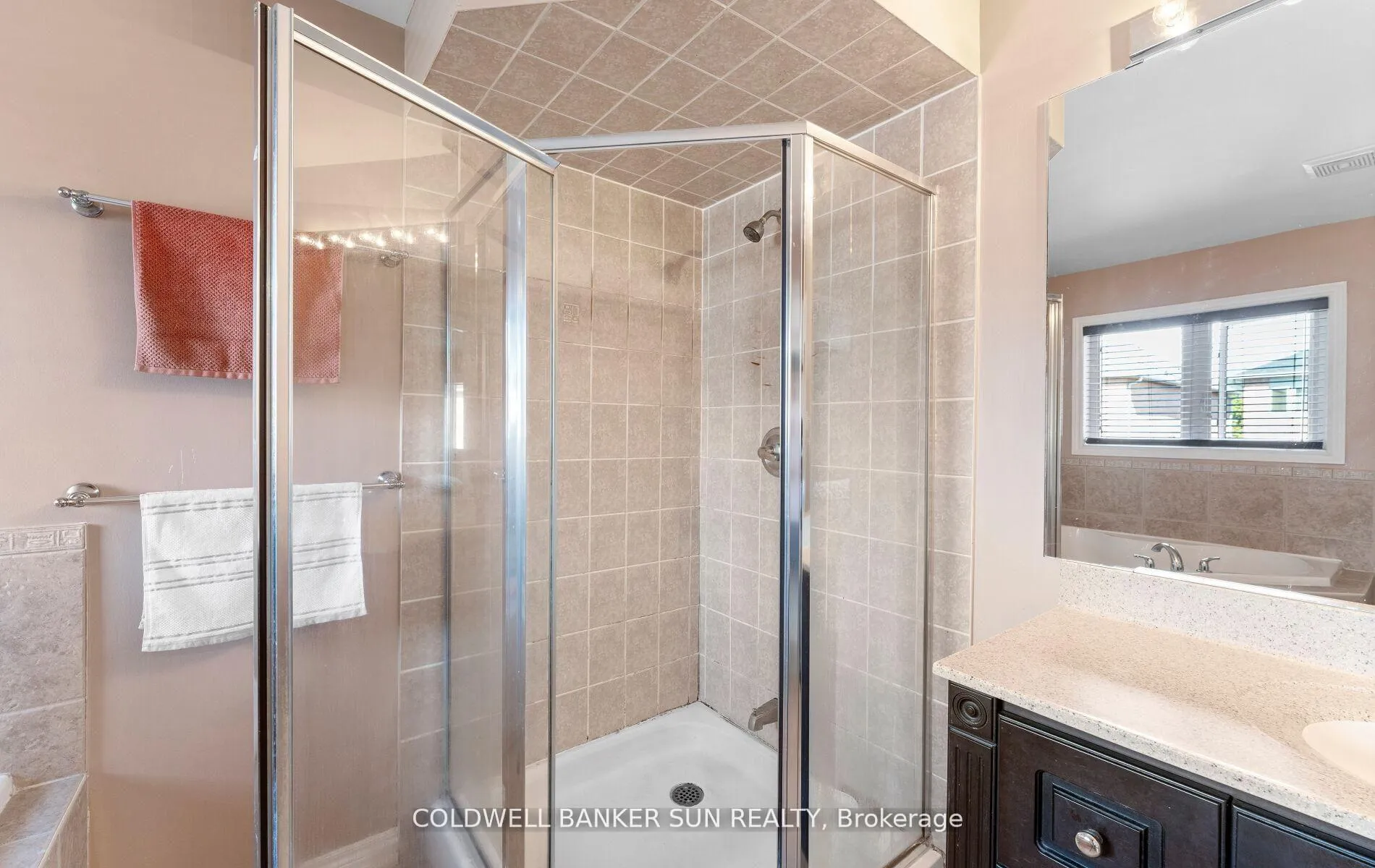 Photo 24 of 164 Canada Drive, Vaughan, Vellore Village — HOMEH