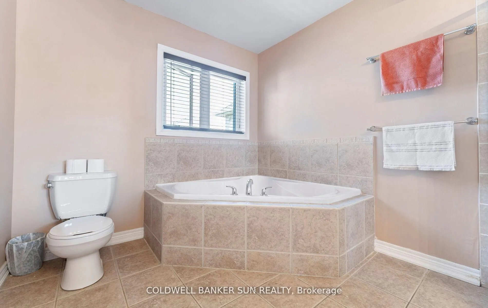 Photo 25 of 164 Canada Drive, Vaughan, Vellore Village — HOMEH
