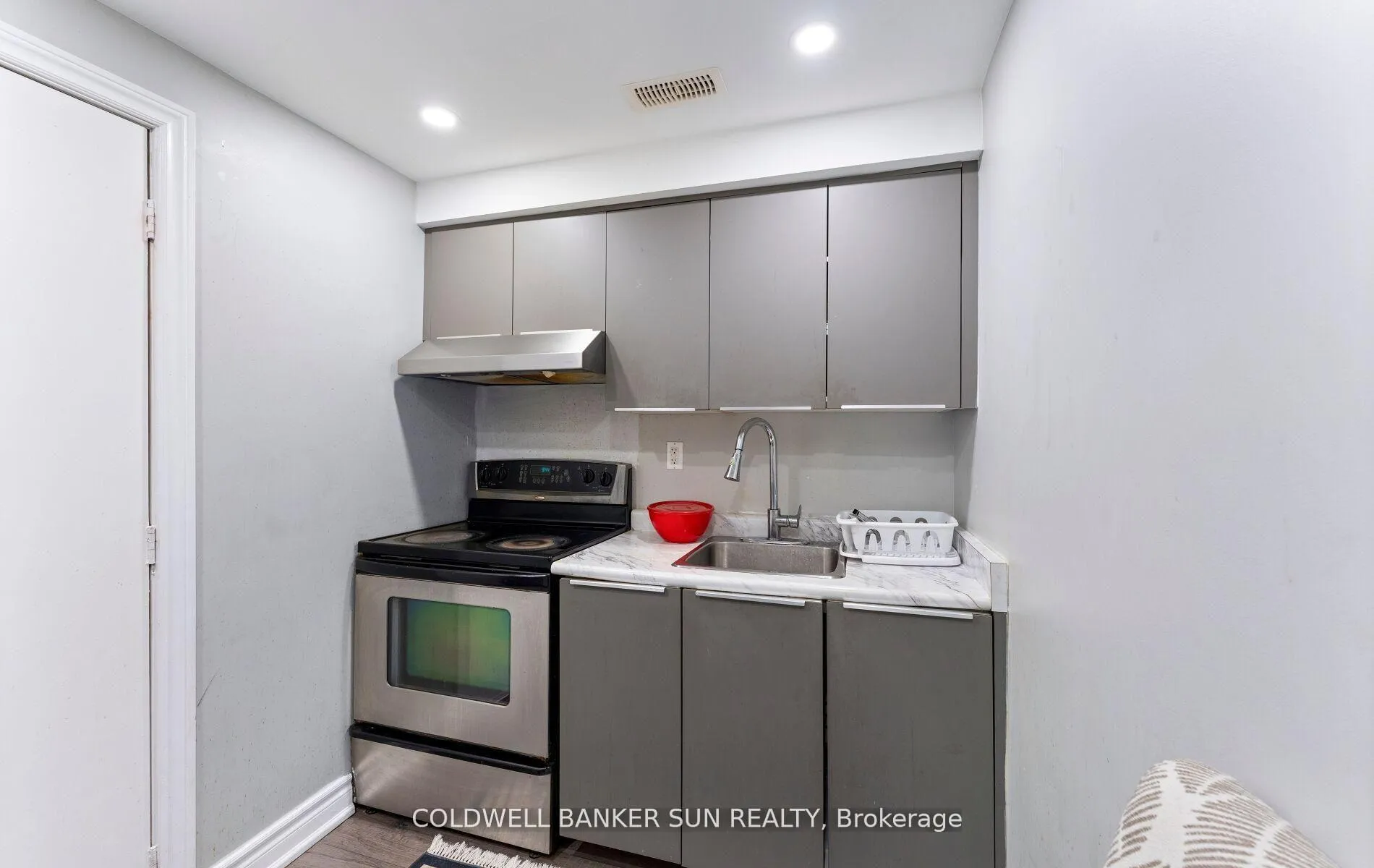 Photo 43 of 164 Canada Drive, Vaughan, Vellore Village — HOMEH
