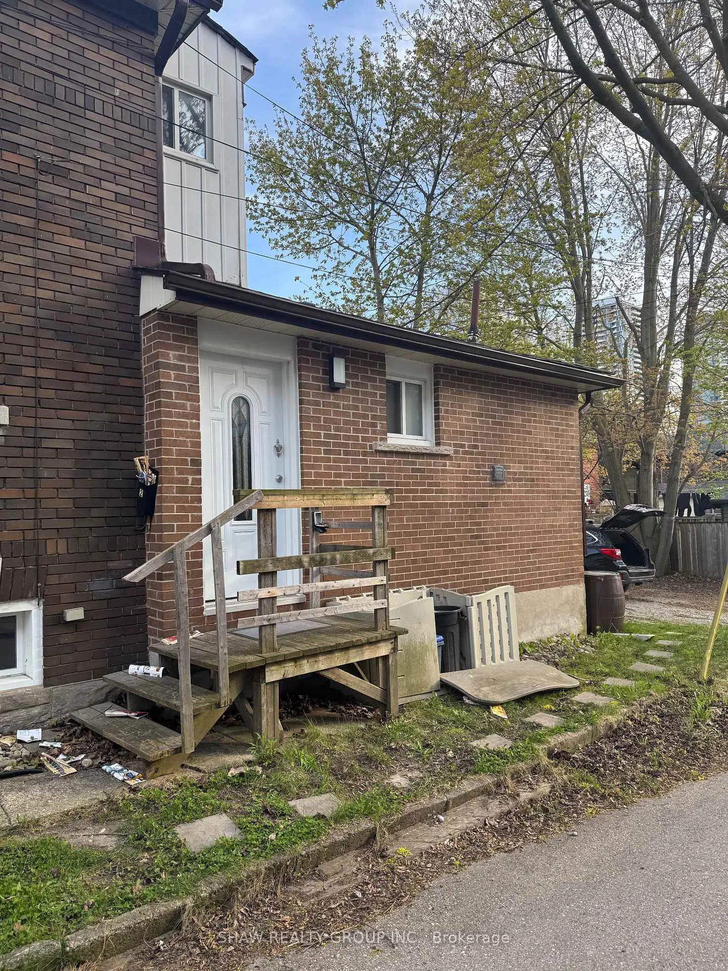 Photo 1 of 61 Waterloo Drive, Kitchener, Mount Hope Huron Park — HOMEH