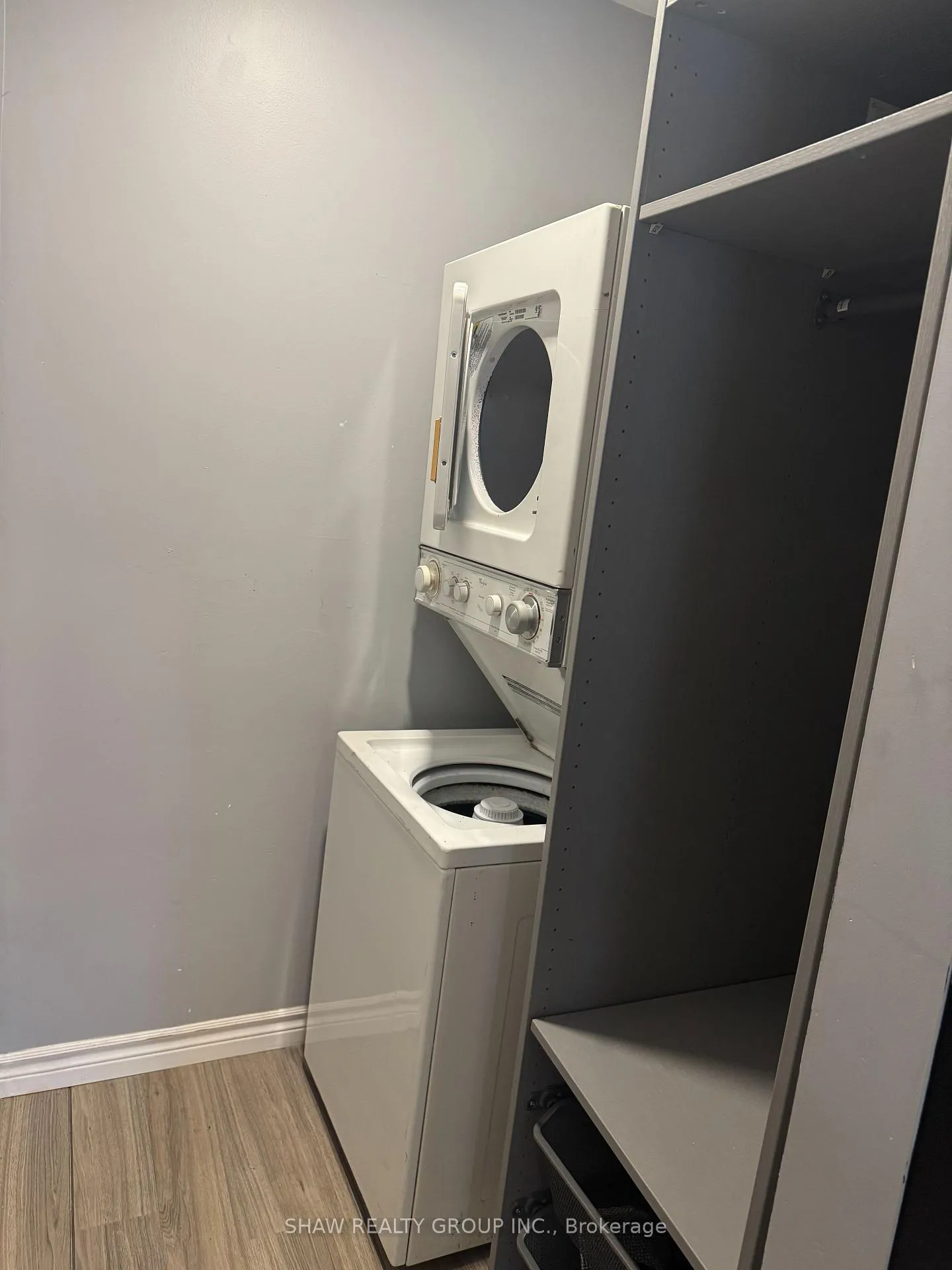Photo 8 of 61 Waterloo Drive, Kitchener, Mount Hope Huron Park — HOMEH