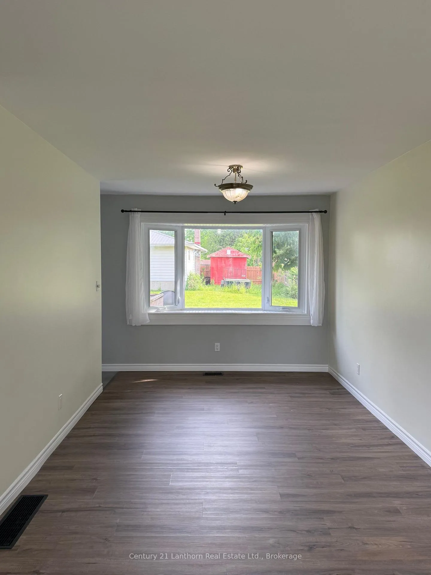 Photo 6 of 2 Argyle Crescent, Prince Edward County, Picton Ward — HOMEH