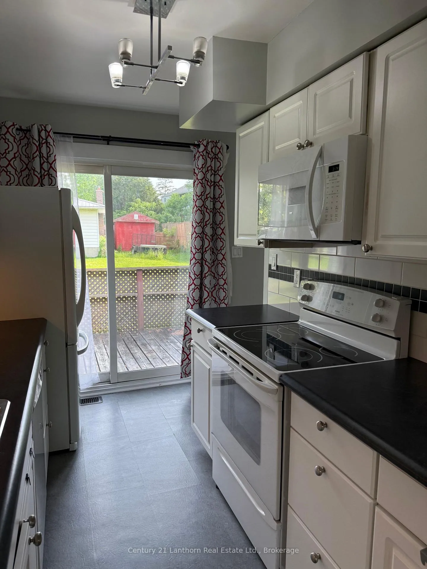 Photo 7 of 2 Argyle Crescent, Prince Edward County, Picton Ward — HOMEH