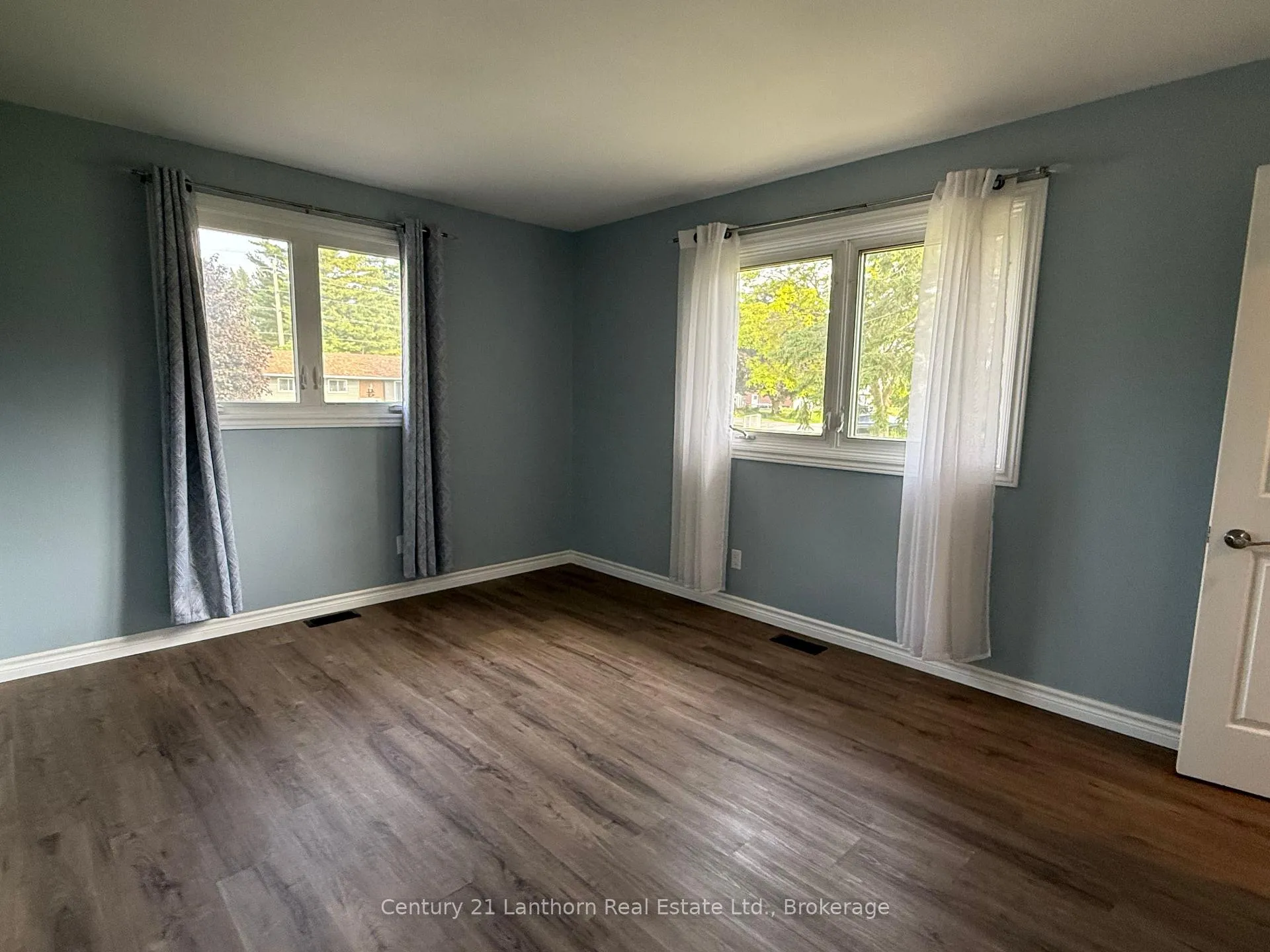 Photo 10 of 2 Argyle Crescent, Prince Edward County, Picton Ward — HOMEH