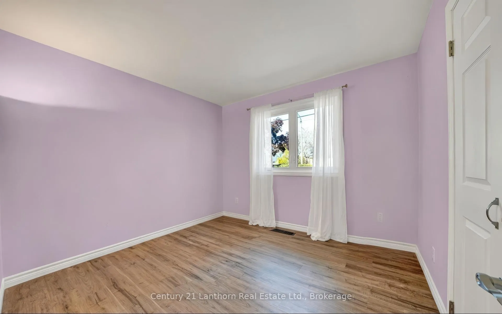 Photo 17 of 2 Argyle Crescent, Prince Edward County, Picton Ward — HOMEH