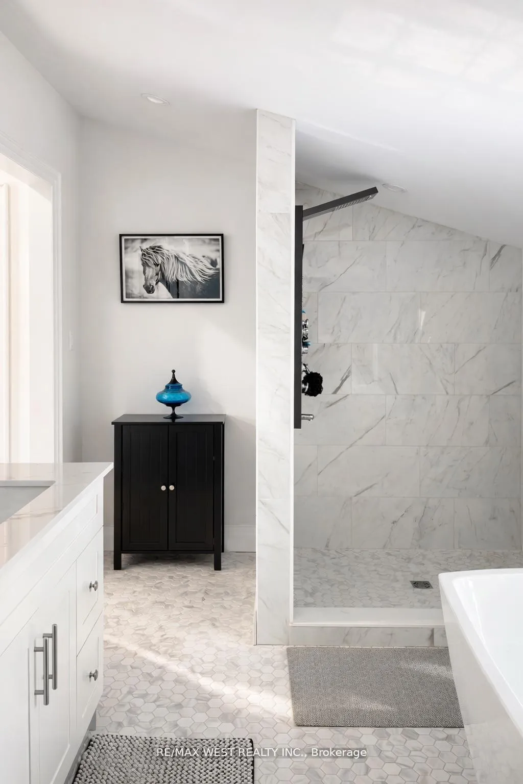 Photo 16 of 4532 Line 5 N, Oro-Medonte, Moonstone — HOMEH