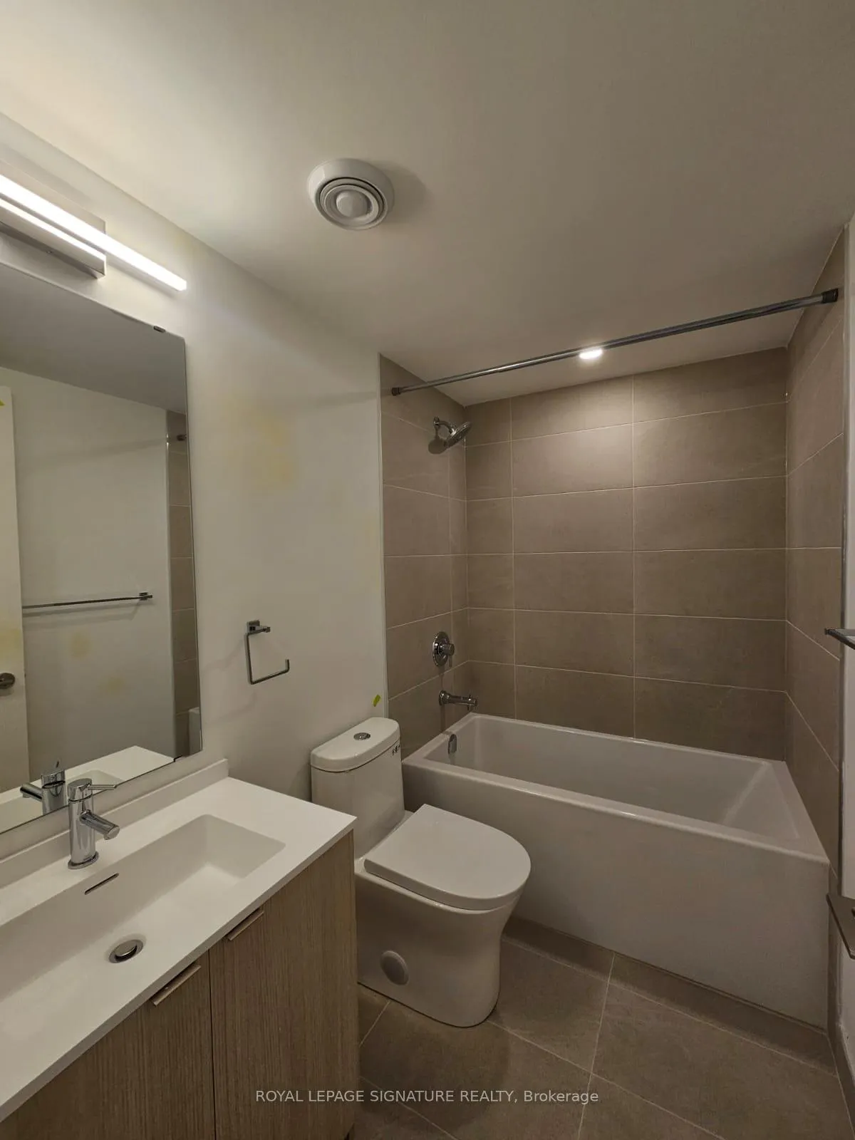 Photo 10 of Unit 1712, 100 Queen Street E, Toronto, Church-Yonge Corridor — HOMEH