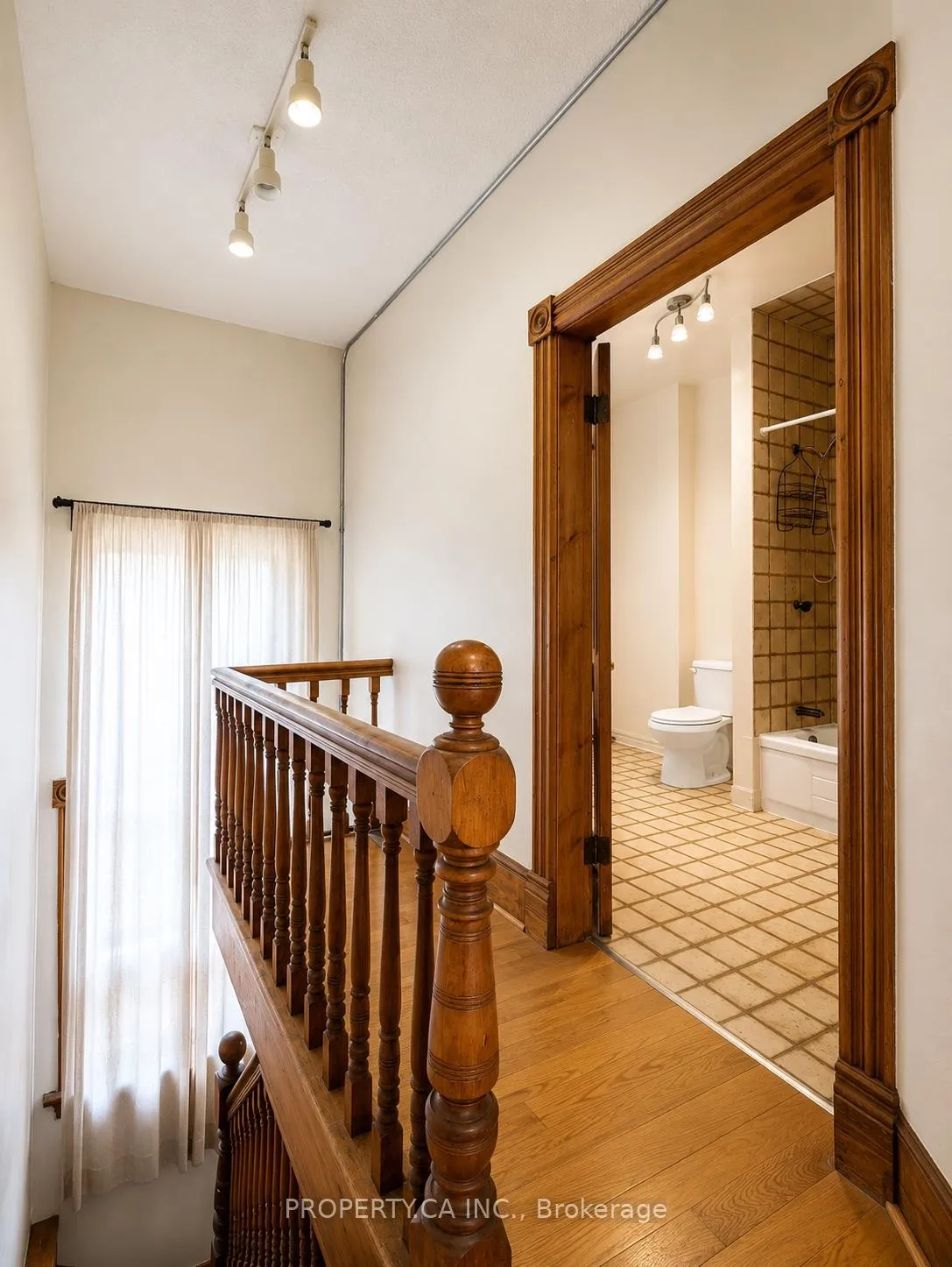 Photo 11 of 1462 Queen Street W, Toronto, South Parkdale — HOMEH