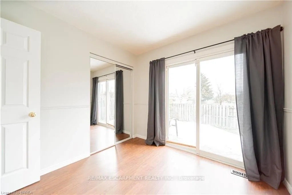 Photo 12 of Unit UPPER, 43 Kanata Crescent, Brantford, Brier Park — HOMEH