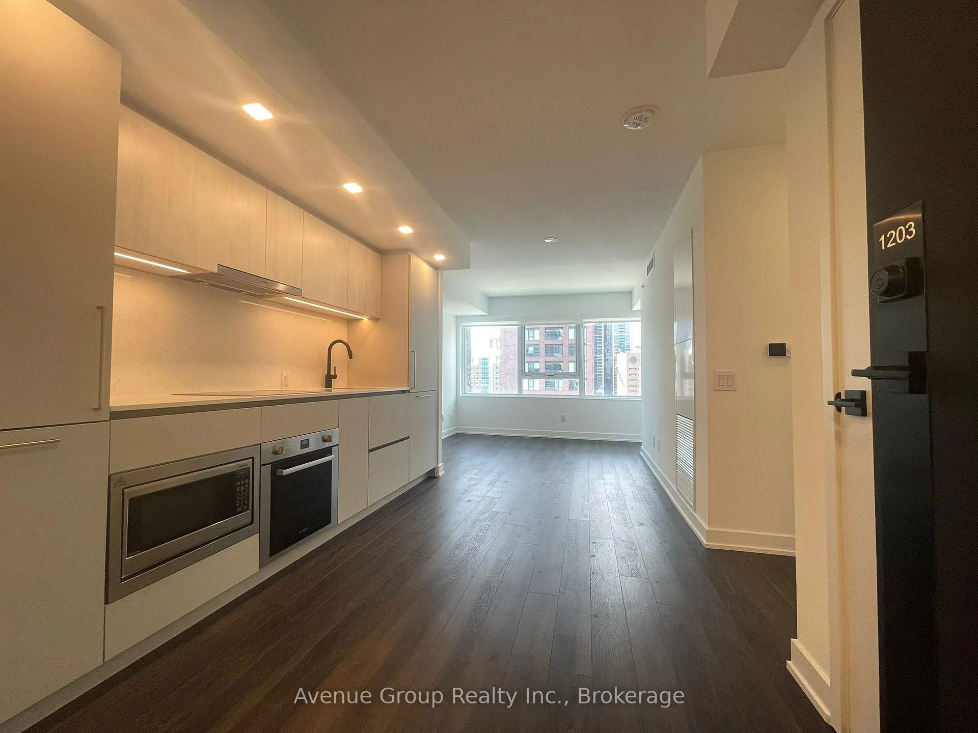 Photo 2 of Unit 1203, 609 Sherbourne Street, Toronto, North St. James Town — HOMEH
