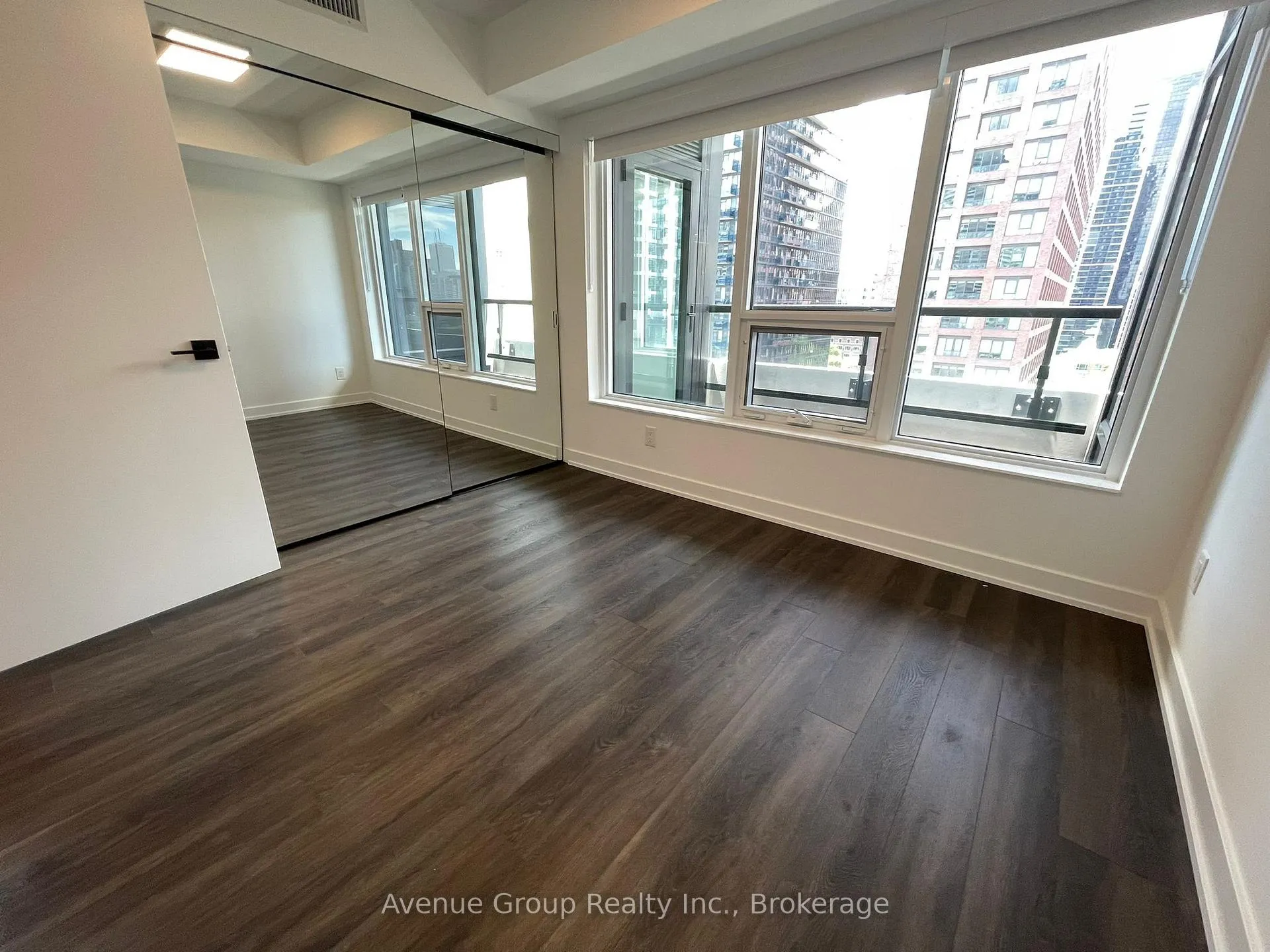 Photo 8 of Unit 1203, 609 Sherbourne Street, Toronto, North St. James Town — HOMEH