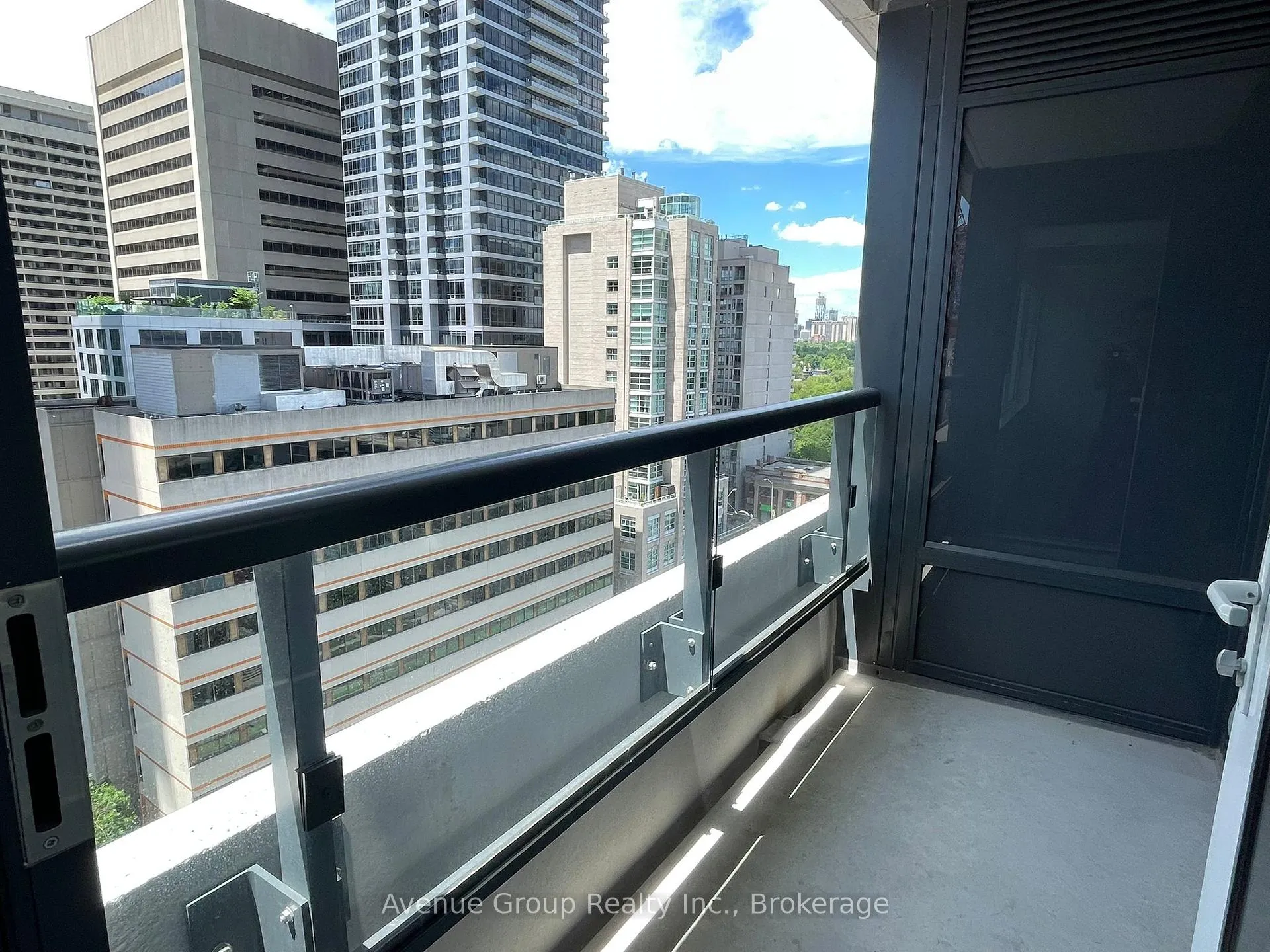 Photo 11 of Unit 1203, 609 Sherbourne Street, Toronto, North St. James Town — HOMEH