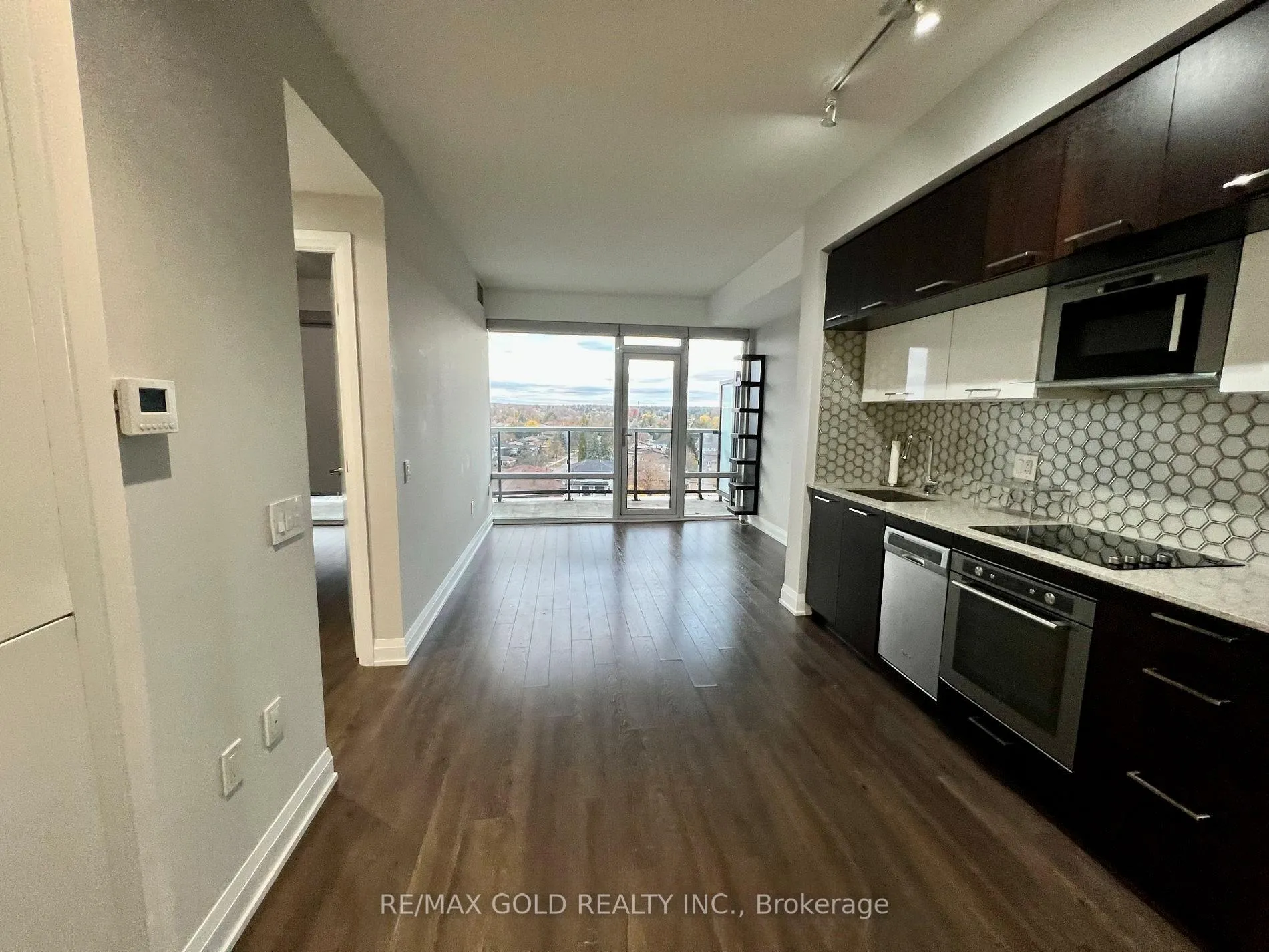 Photo 3 of Unit 815, 4800 Highway 7, Vaughan, East Woodbridge — HOMEH