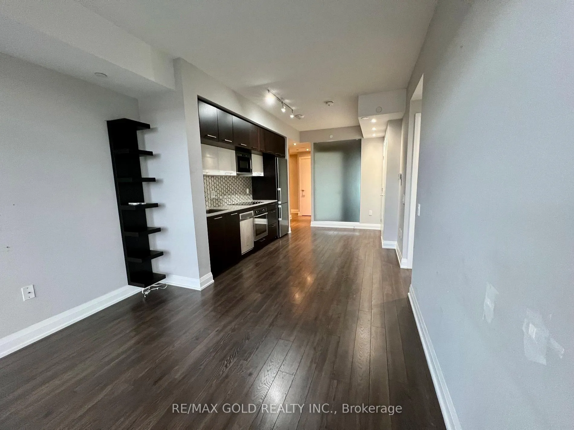 Photo 7 of Unit 815, 4800 Highway 7, Vaughan, East Woodbridge — HOMEH