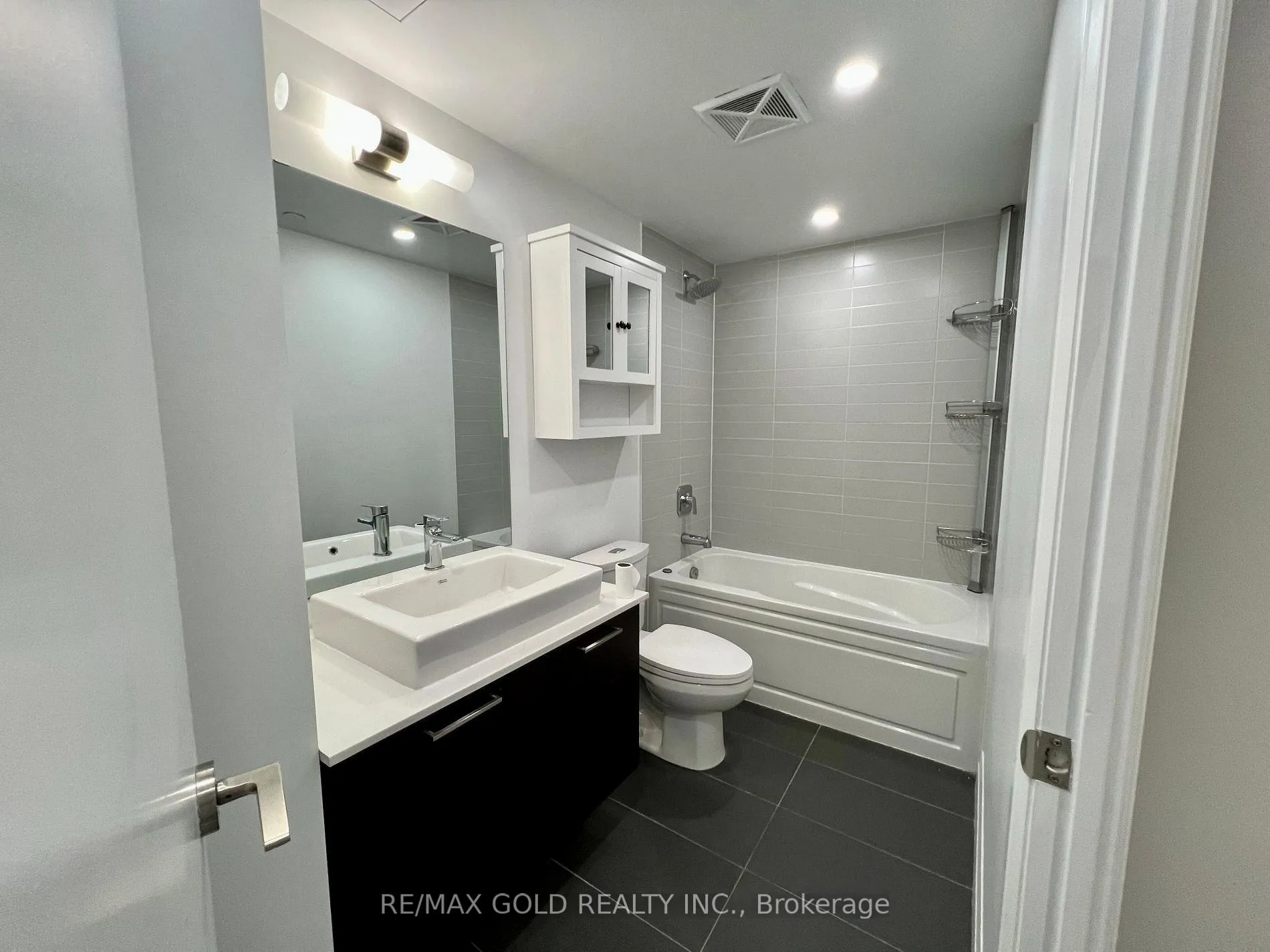 Photo 11 of Unit 815, 4800 Highway 7, Vaughan, East Woodbridge — HOMEH