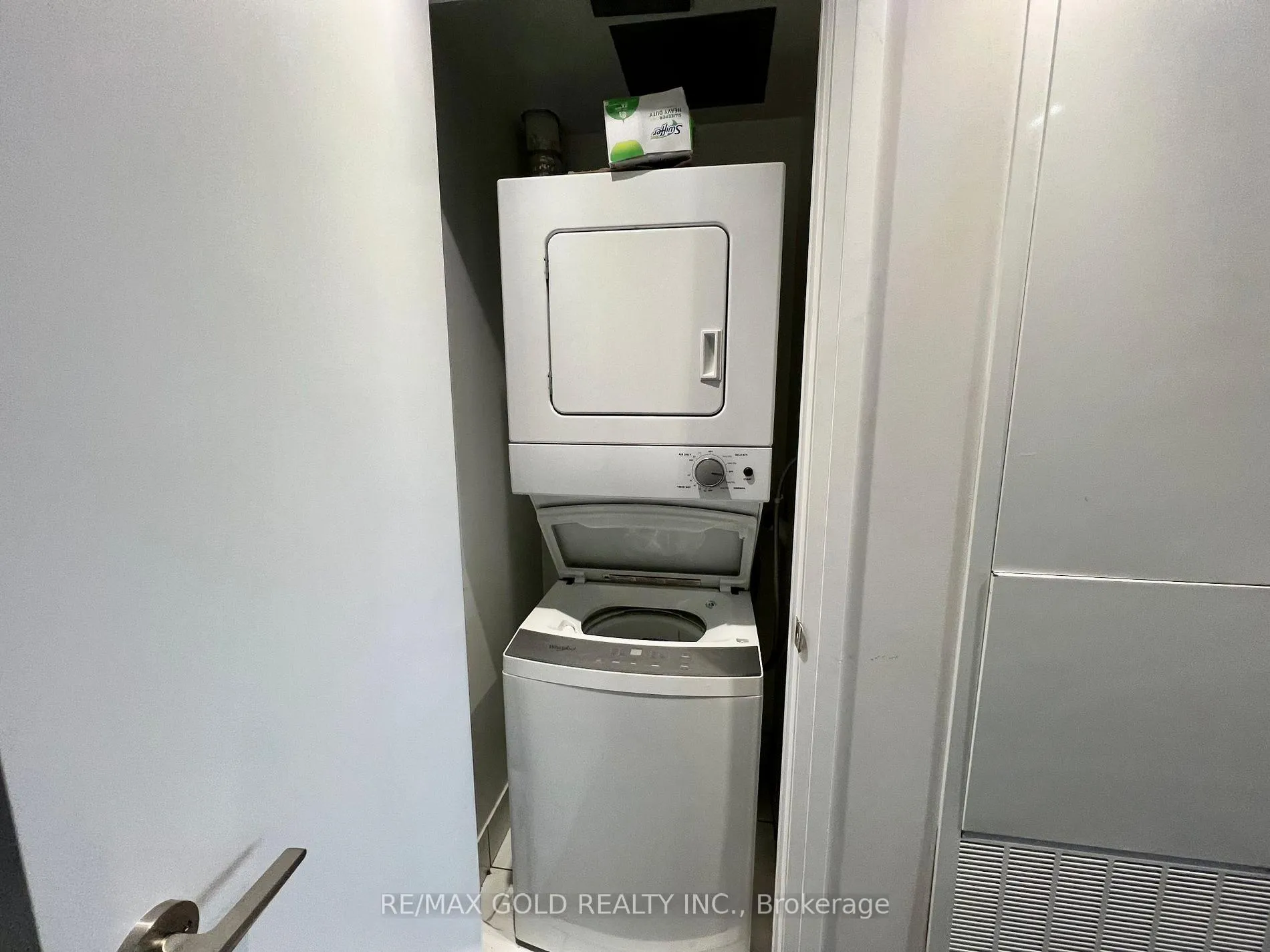 Photo 12 of Unit 815, 4800 Highway 7, Vaughan, East Woodbridge — HOMEH