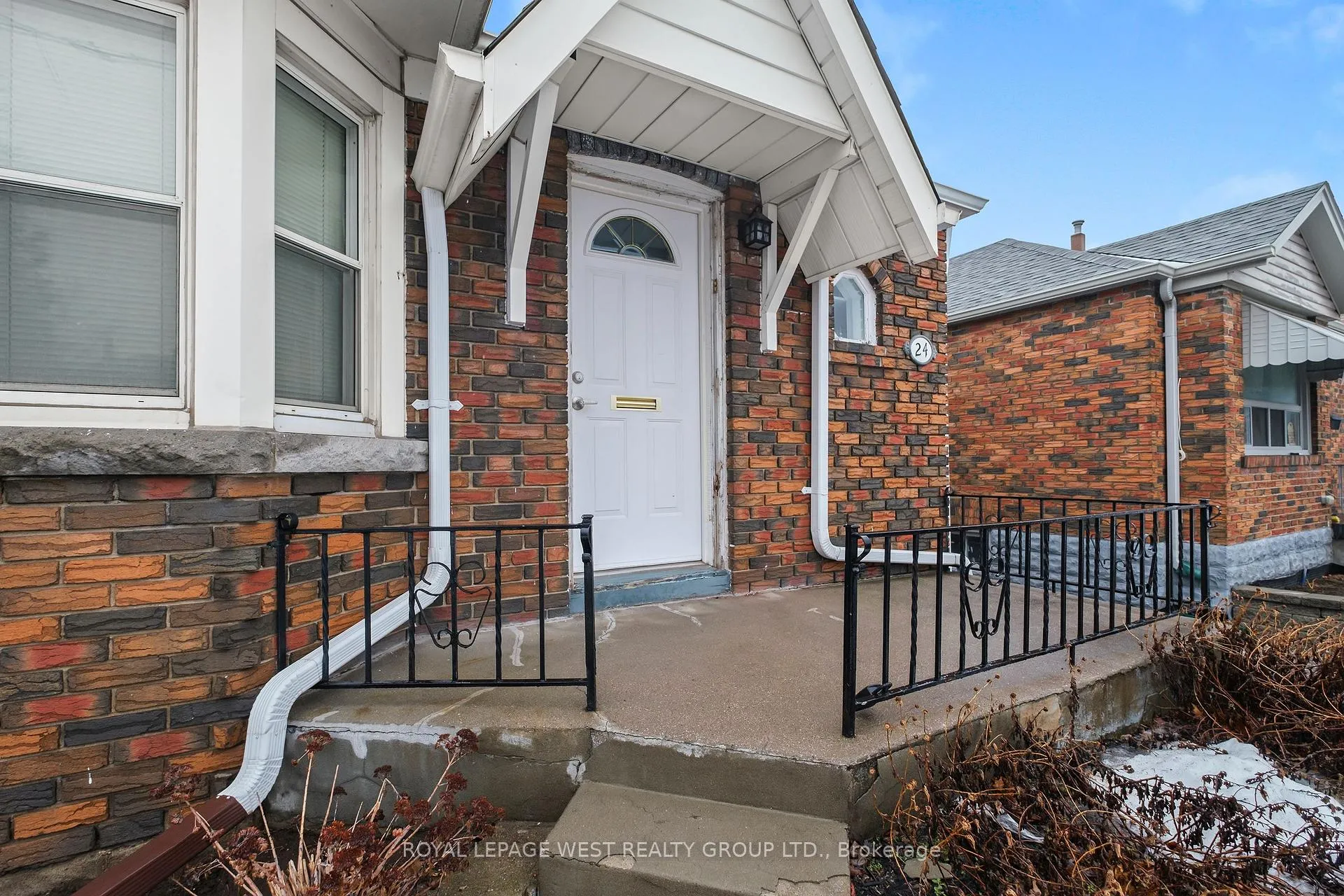 Photo 3 of 24 Barker Avenue, Toronto, Danforth Village-East York — HOMEH