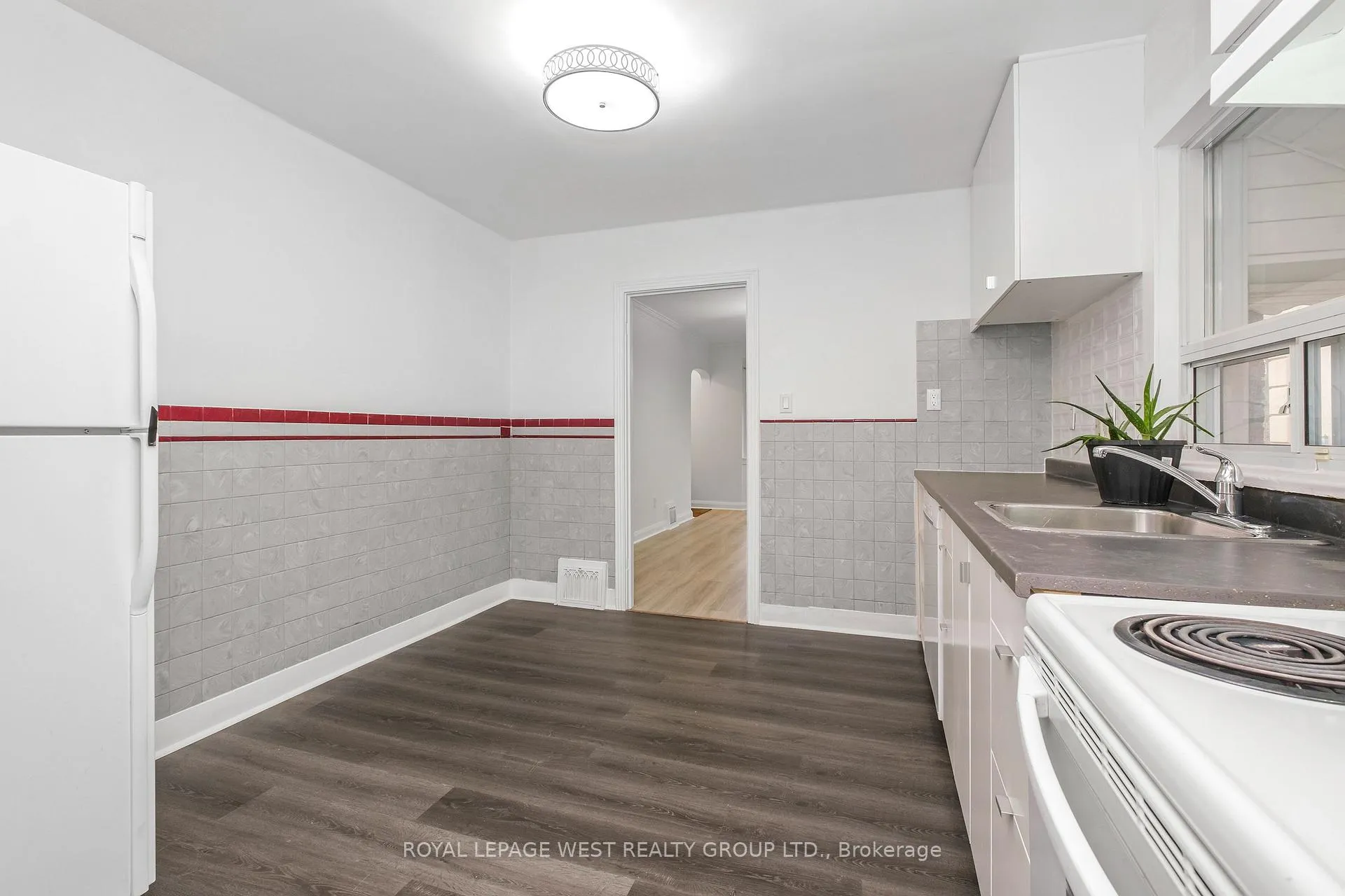 Photo 15 of 24 Barker Avenue, Toronto, Danforth Village-East York — HOMEH