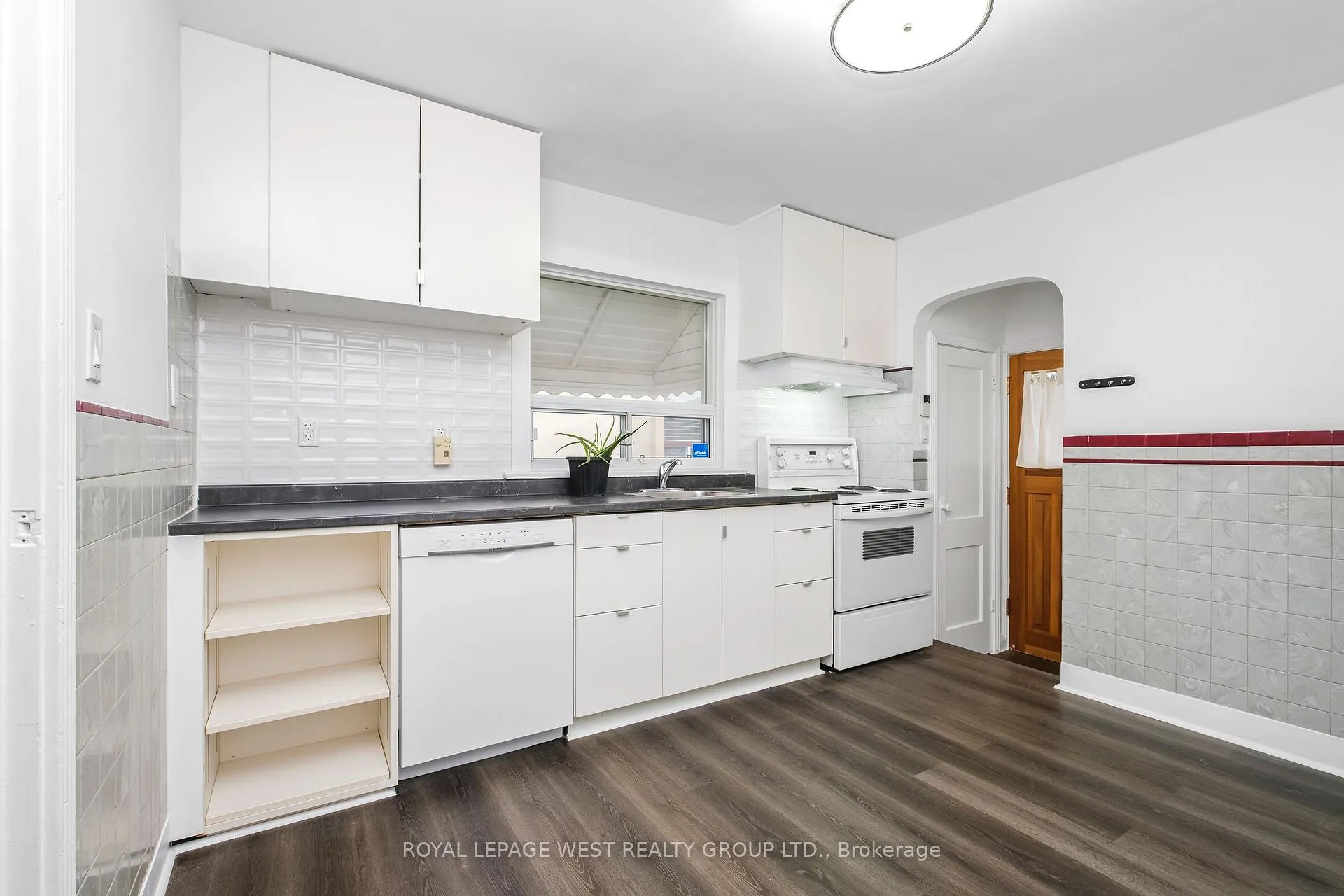 Photo 16 of 24 Barker Avenue, Toronto, Danforth Village-East York — HOMEH