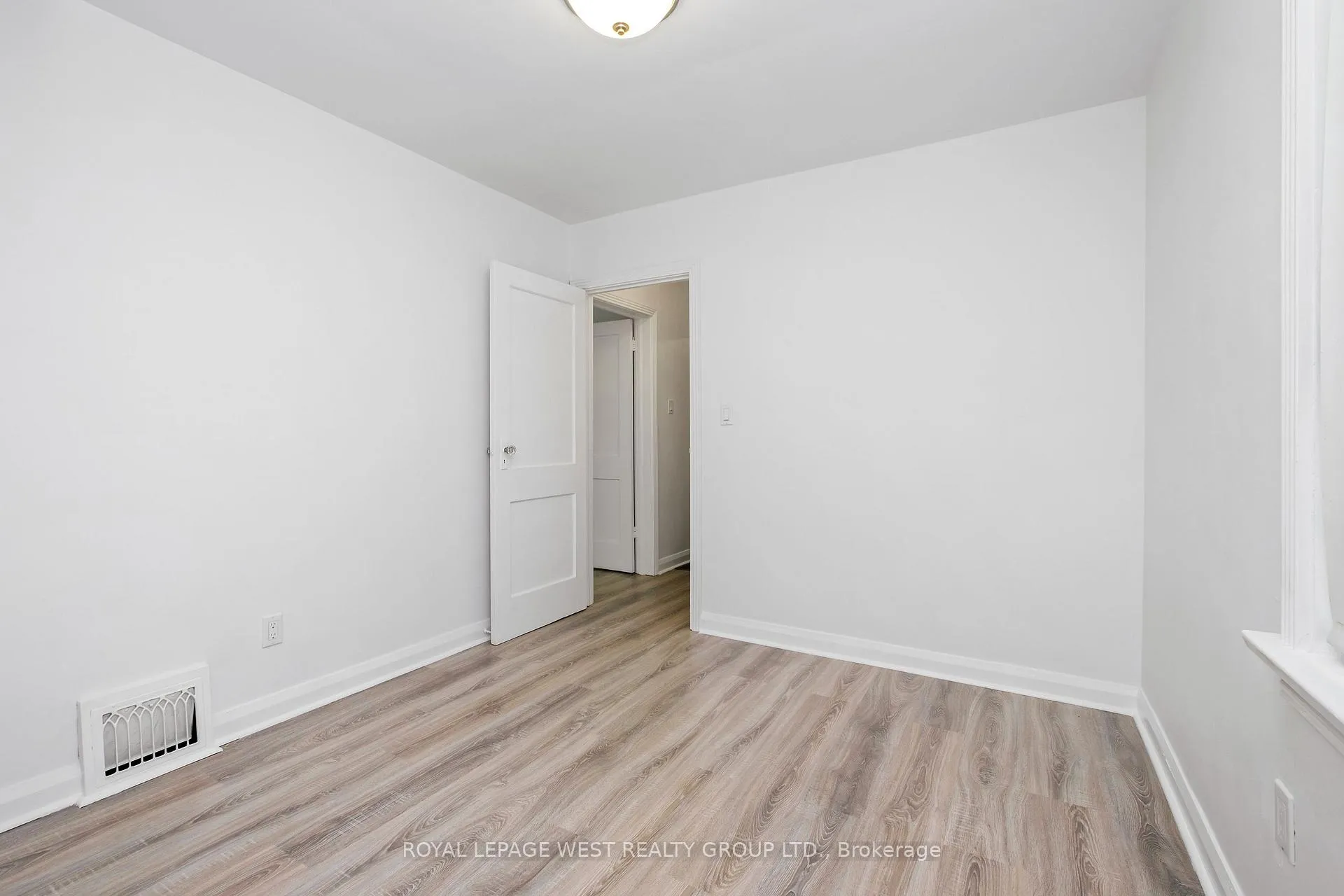 Photo 29 of 24 Barker Avenue, Toronto, Danforth Village-East York — HOMEH