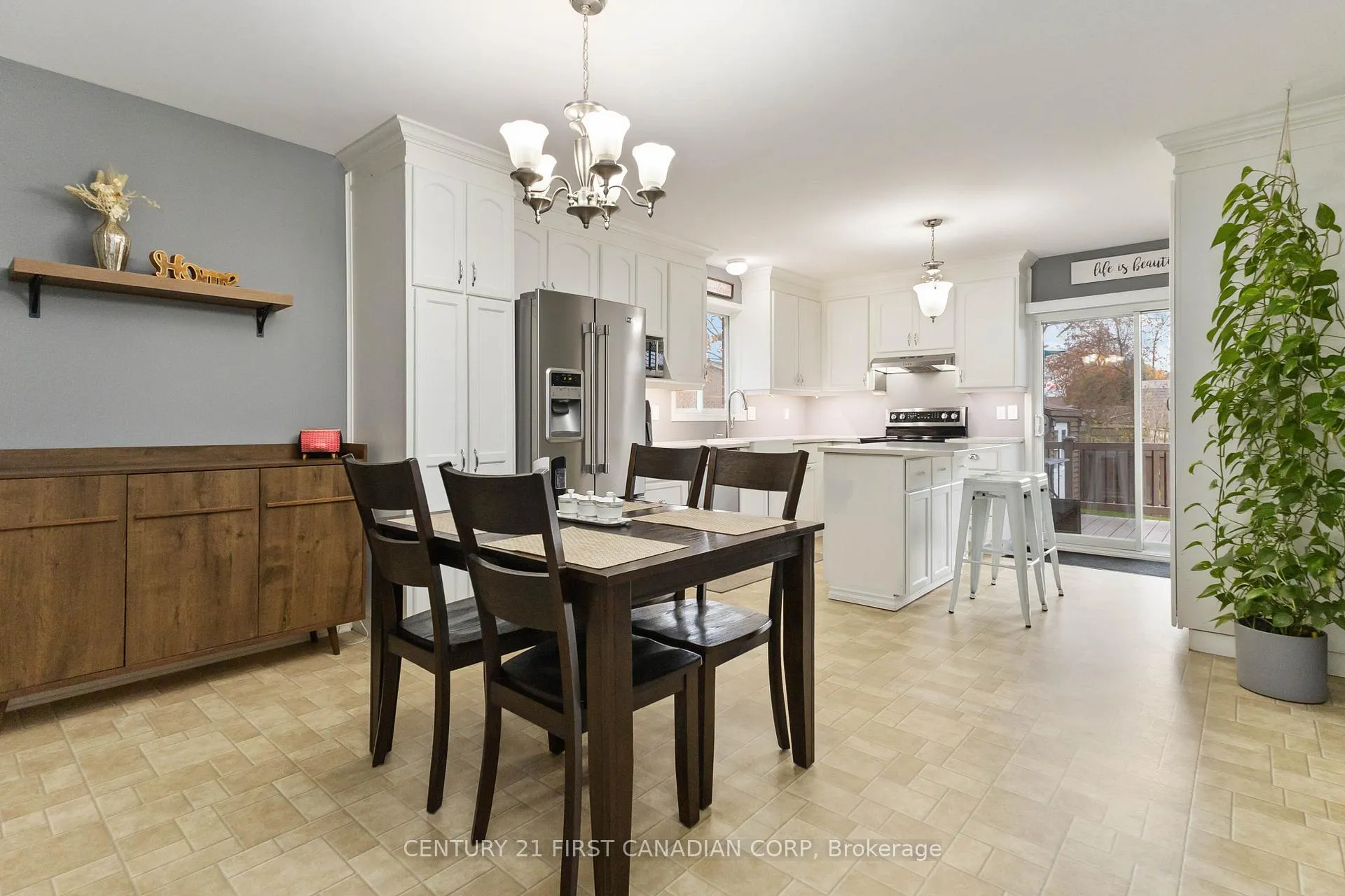 Photo 6 of 7 Juniper Crescent, Strathroy-Caradoc, SE — HOMEH
