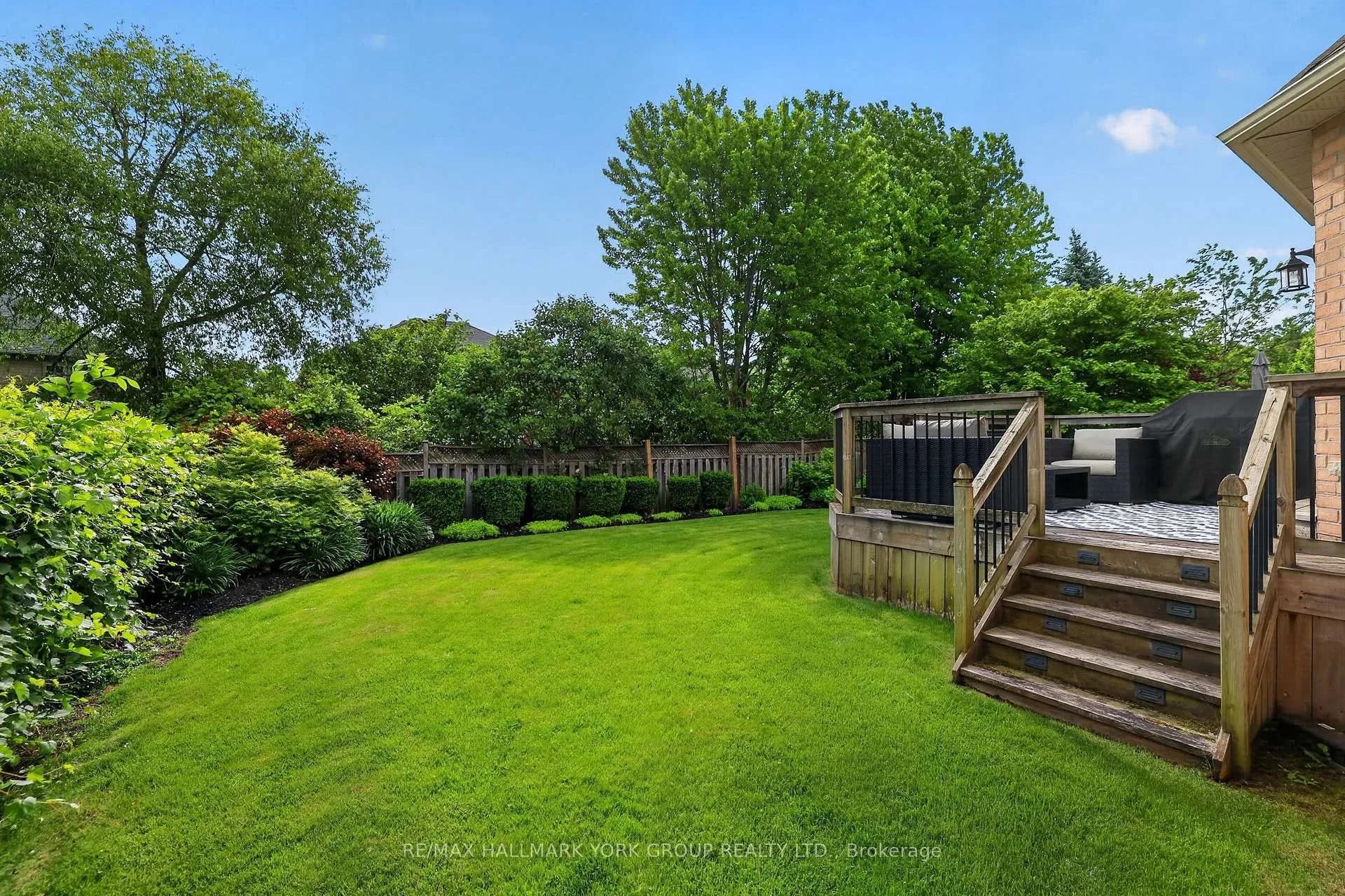 Photo 8 of 260 Willis Drive, Aurora, Aurora Highlands — HOMEH