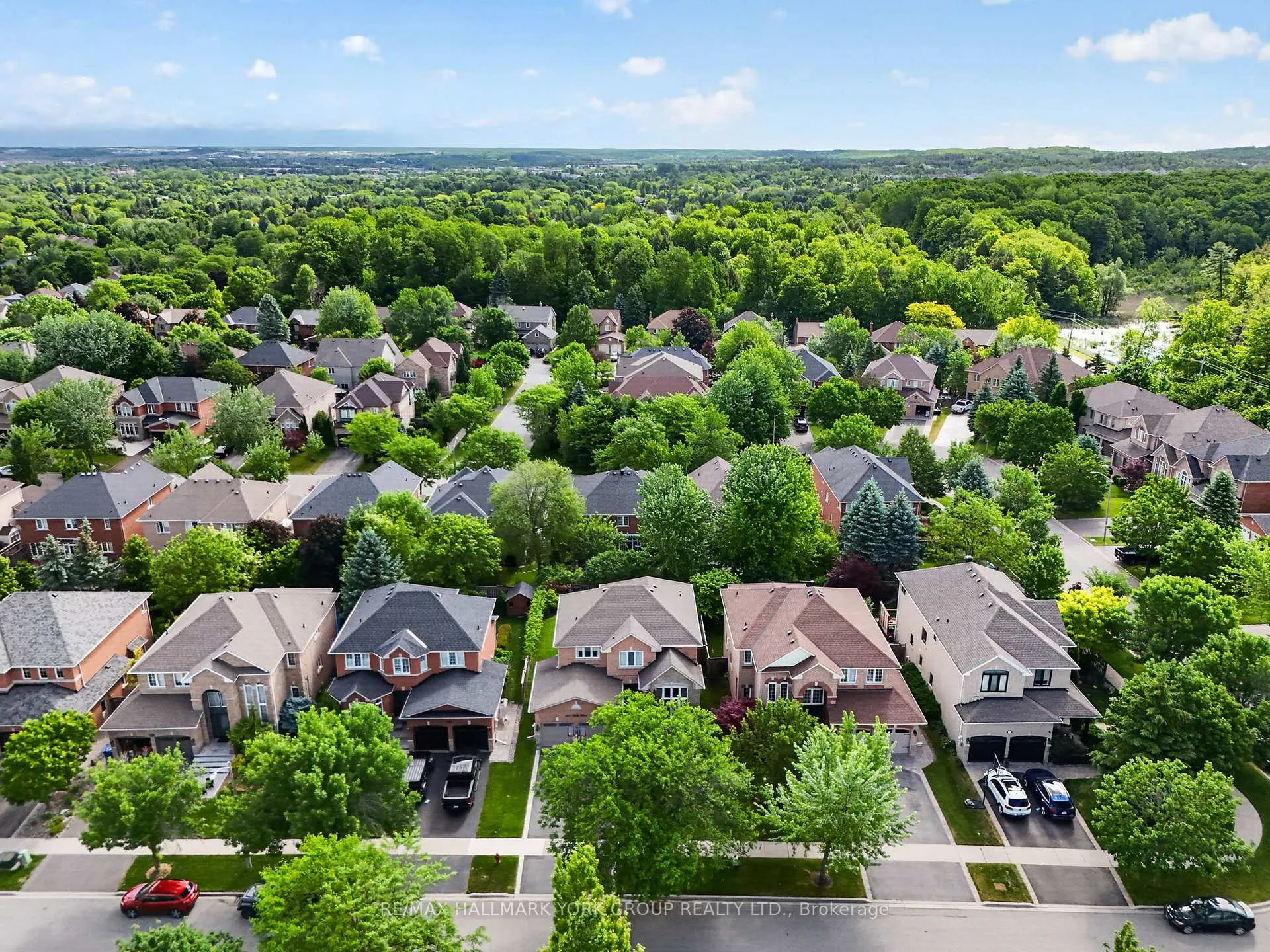 Photo 14 of 260 Willis Drive, Aurora, Aurora Highlands — HOMEH