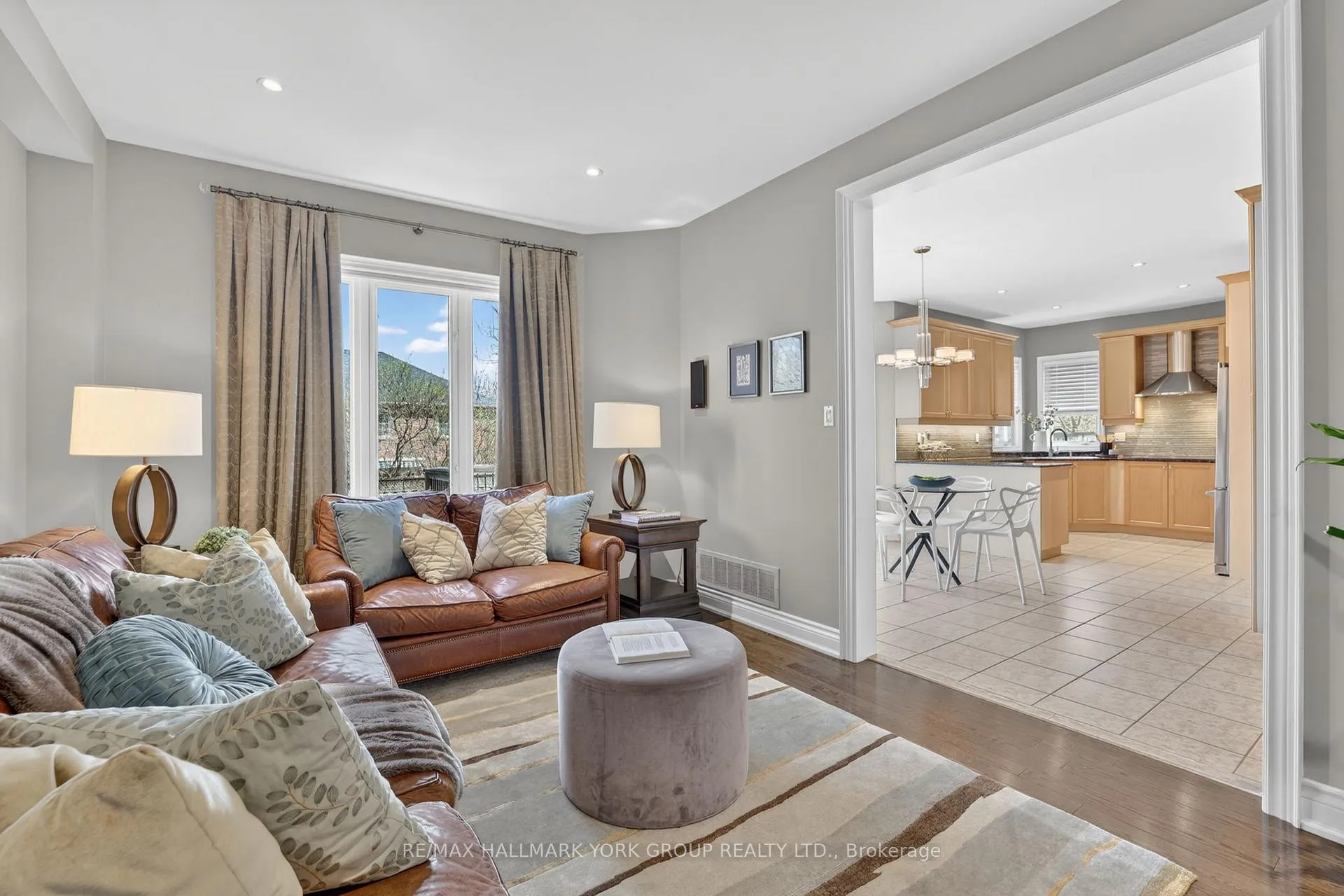 Photo 27 of 260 Willis Drive, Aurora, Aurora Highlands — HOMEH