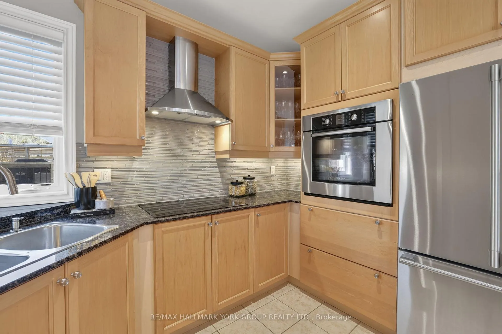 Photo 34 of 260 Willis Drive, Aurora, Aurora Highlands — HOMEH