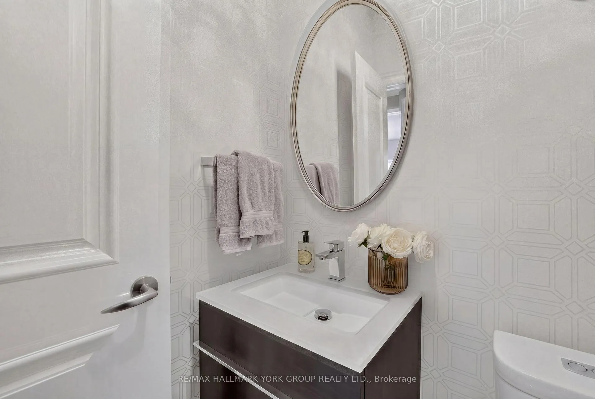 Photo 41 of 260 Willis Drive, Aurora, Aurora Highlands — HOMEH