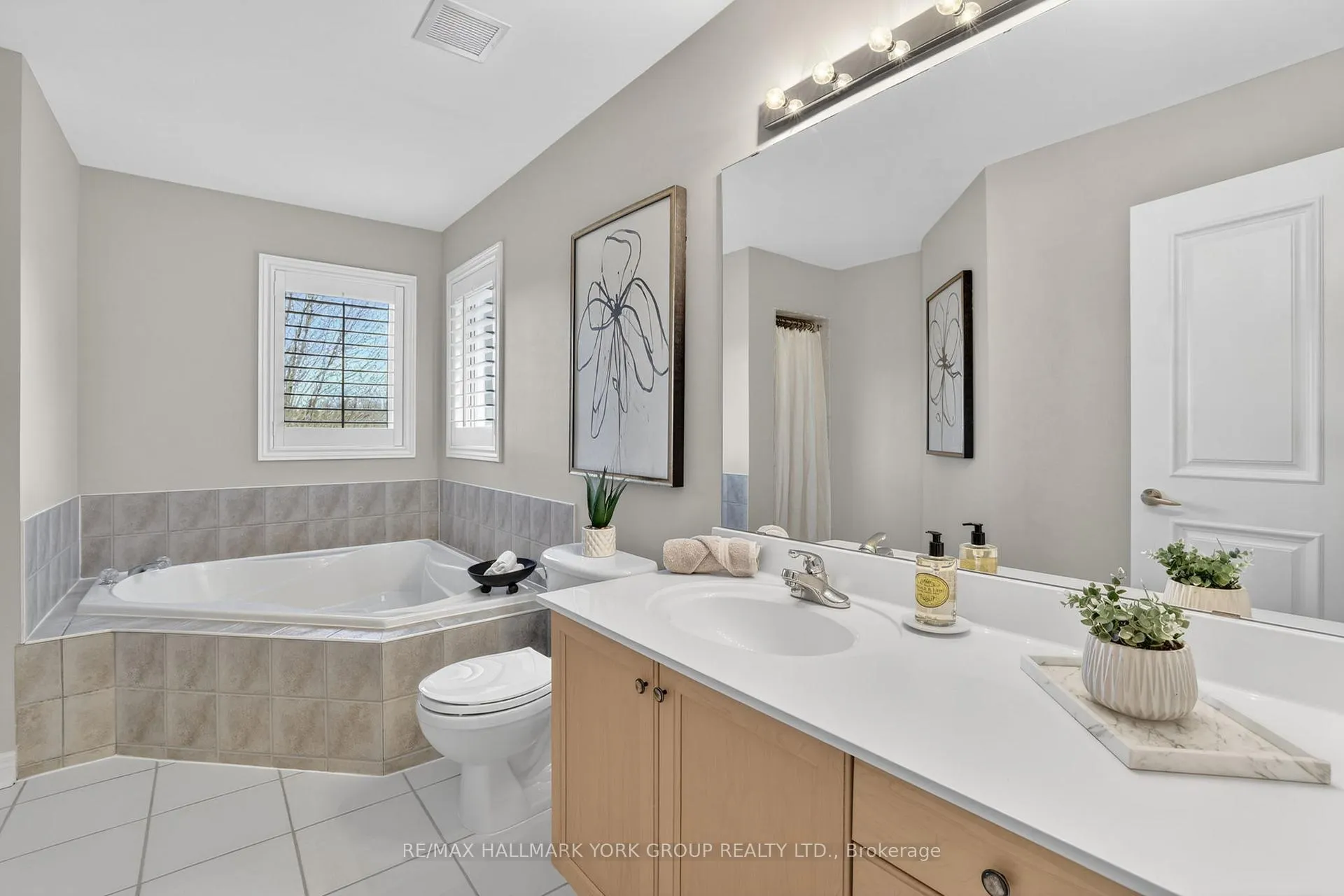 Photo 45 of 260 Willis Drive, Aurora, Aurora Highlands — HOMEH