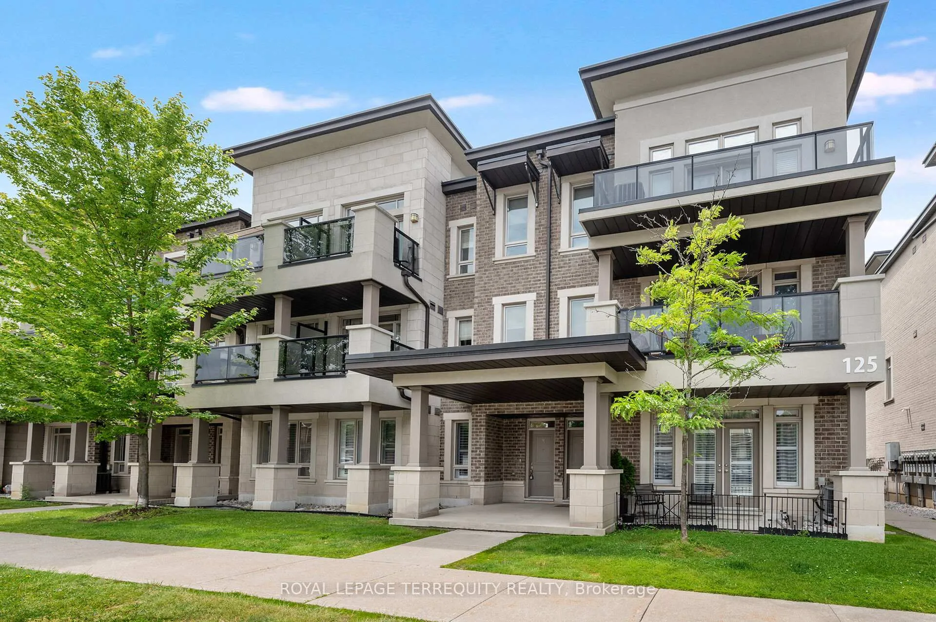 Photo 1 of Unit 3, 125 Kayla Crescent, Vaughan, Maple — HOMEH