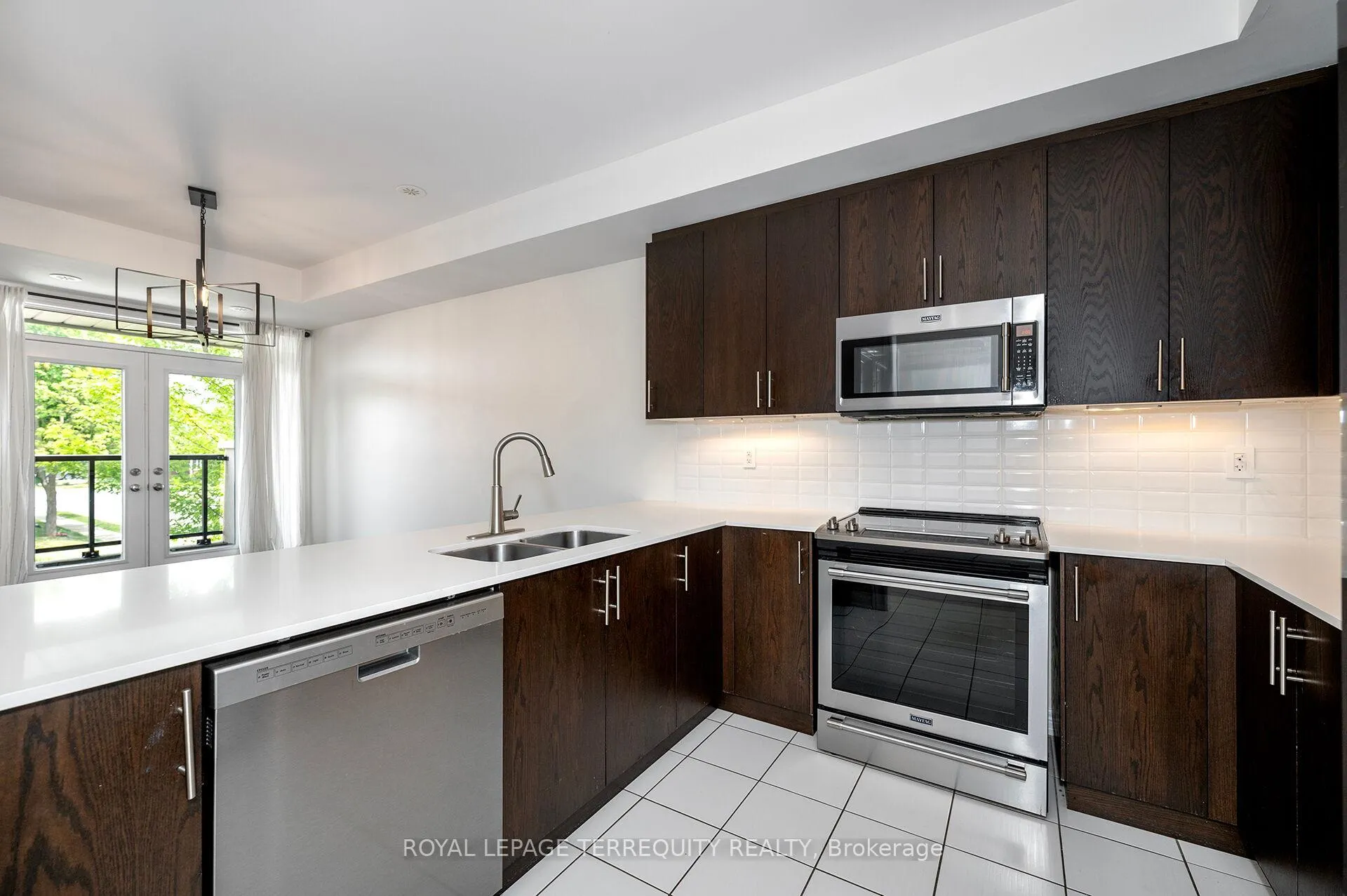 Photo 3 of Unit 3, 125 Kayla Crescent, Vaughan, Maple — HOMEH