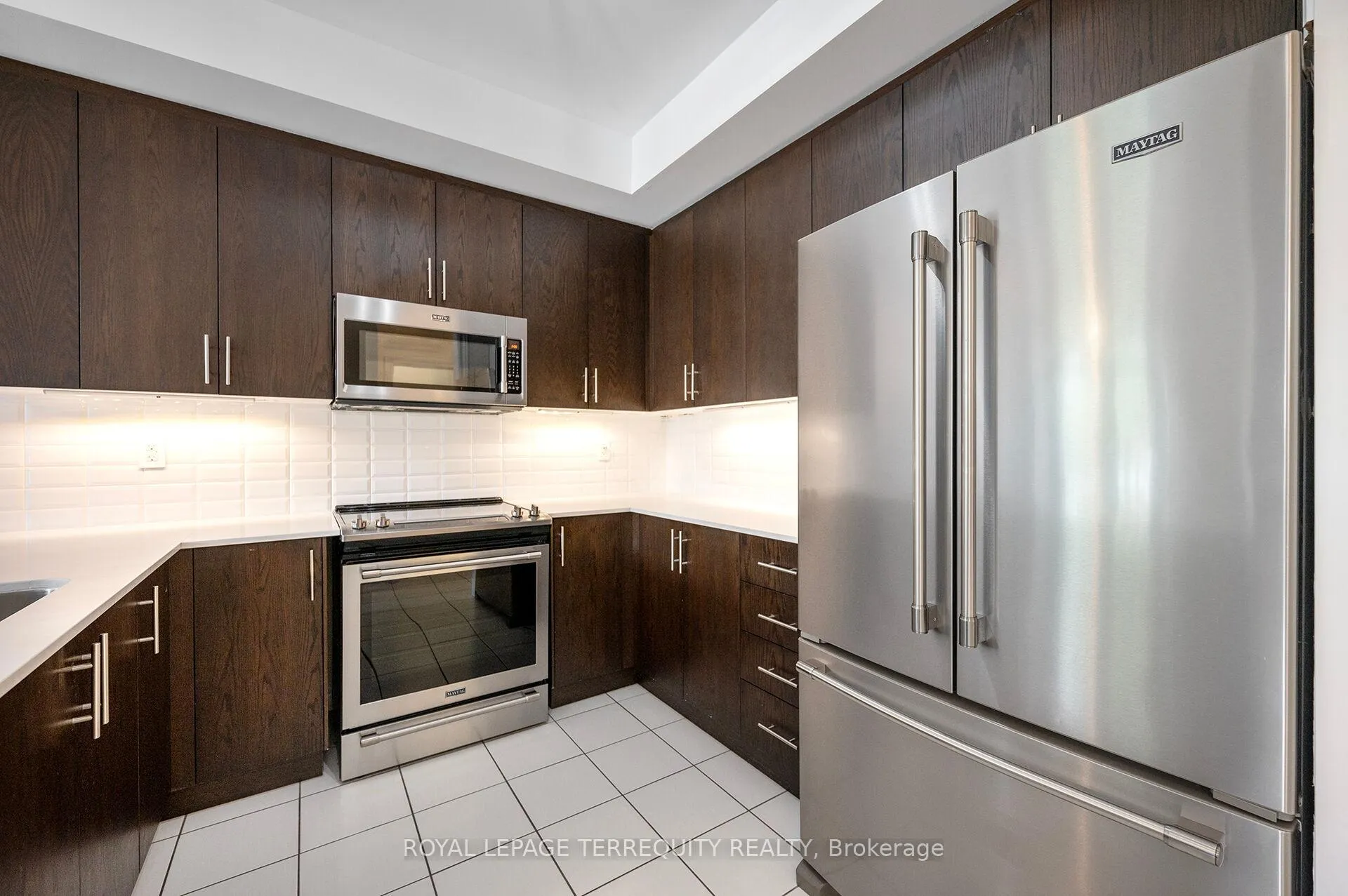 Photo 4 of Unit 3, 125 Kayla Crescent, Vaughan, Maple — HOMEH