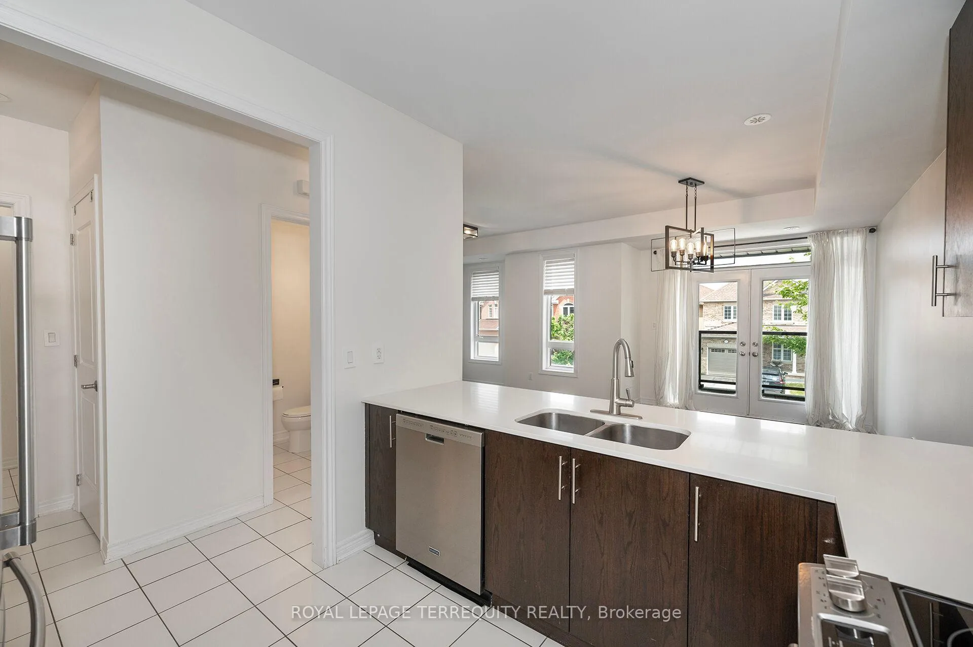 Photo 5 of Unit 3, 125 Kayla Crescent, Vaughan, Maple — HOMEH