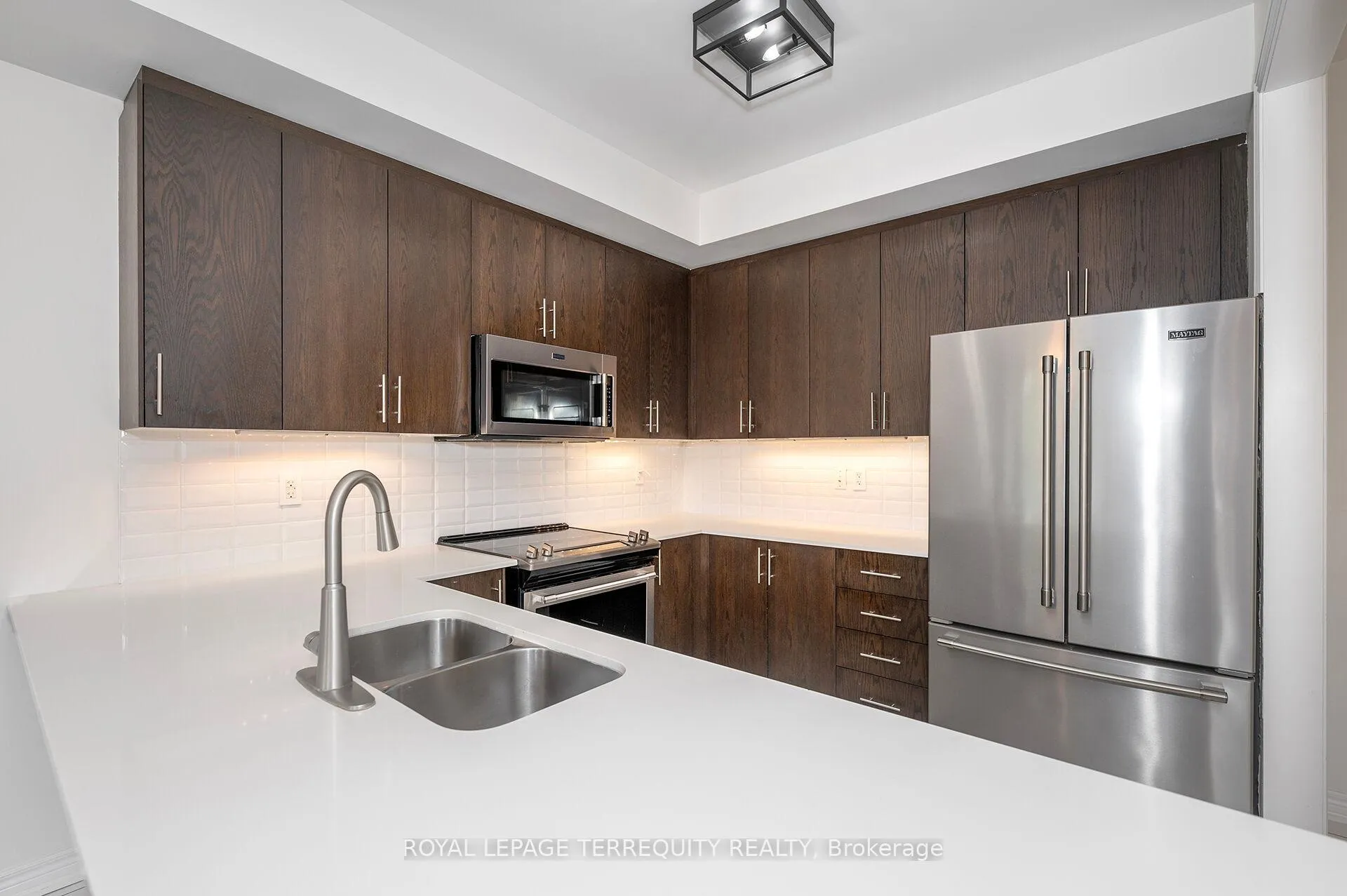 Photo 6 of Unit 3, 125 Kayla Crescent, Vaughan, Maple — HOMEH
