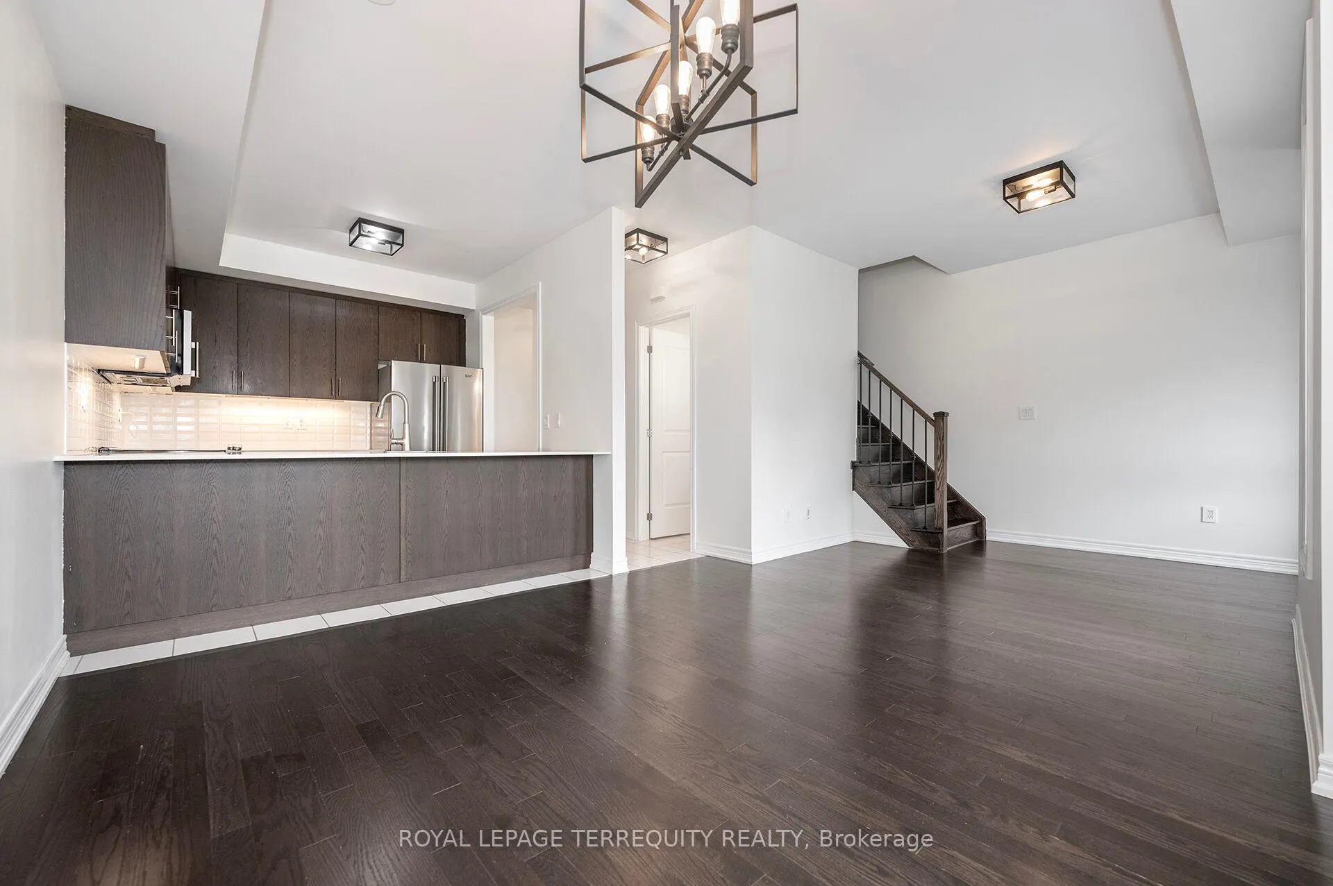 Photo 9 of Unit 3, 125 Kayla Crescent, Vaughan, Maple — HOMEH