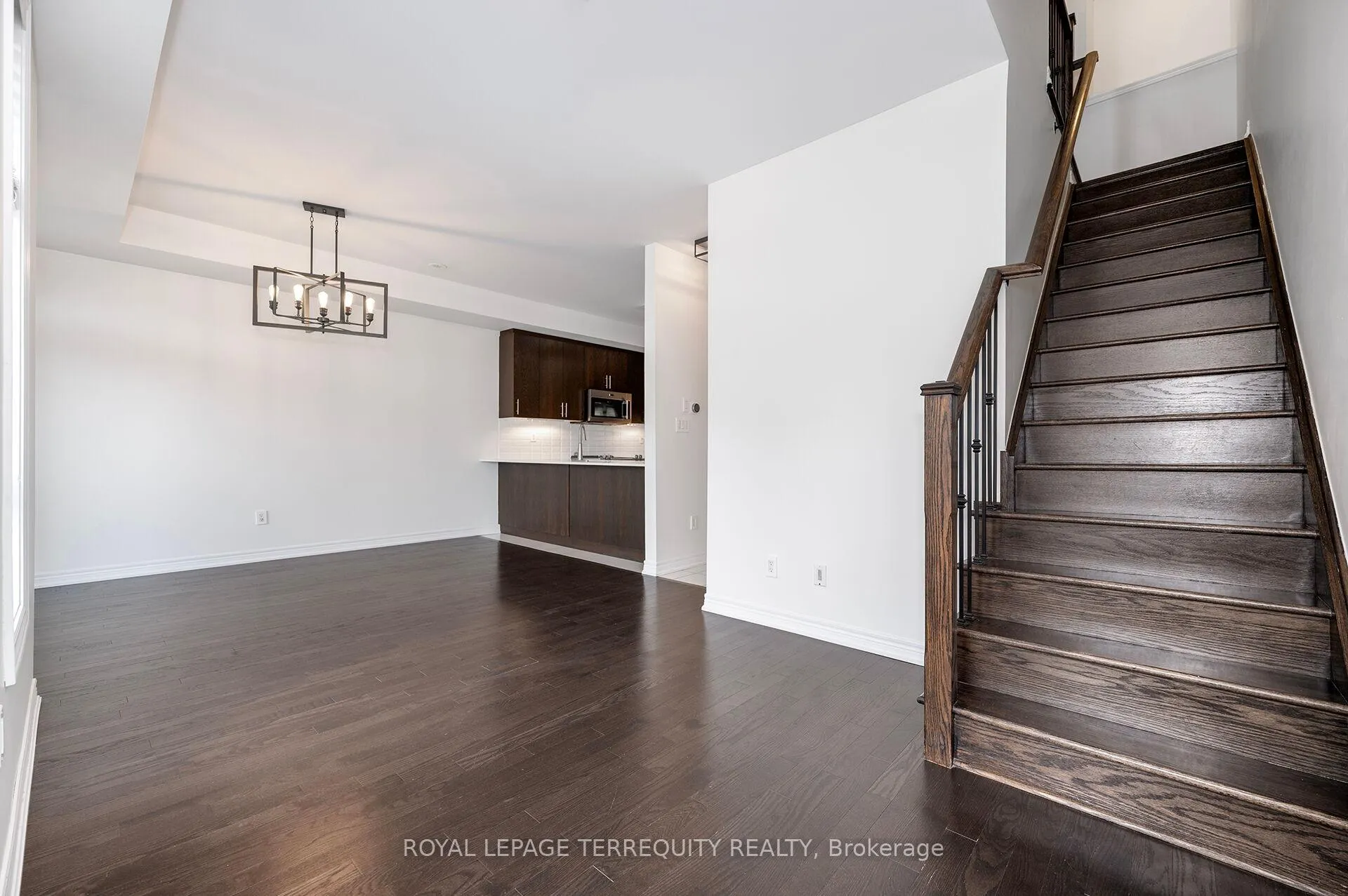 Photo 14 of Unit 3, 125 Kayla Crescent, Vaughan, Maple — HOMEH