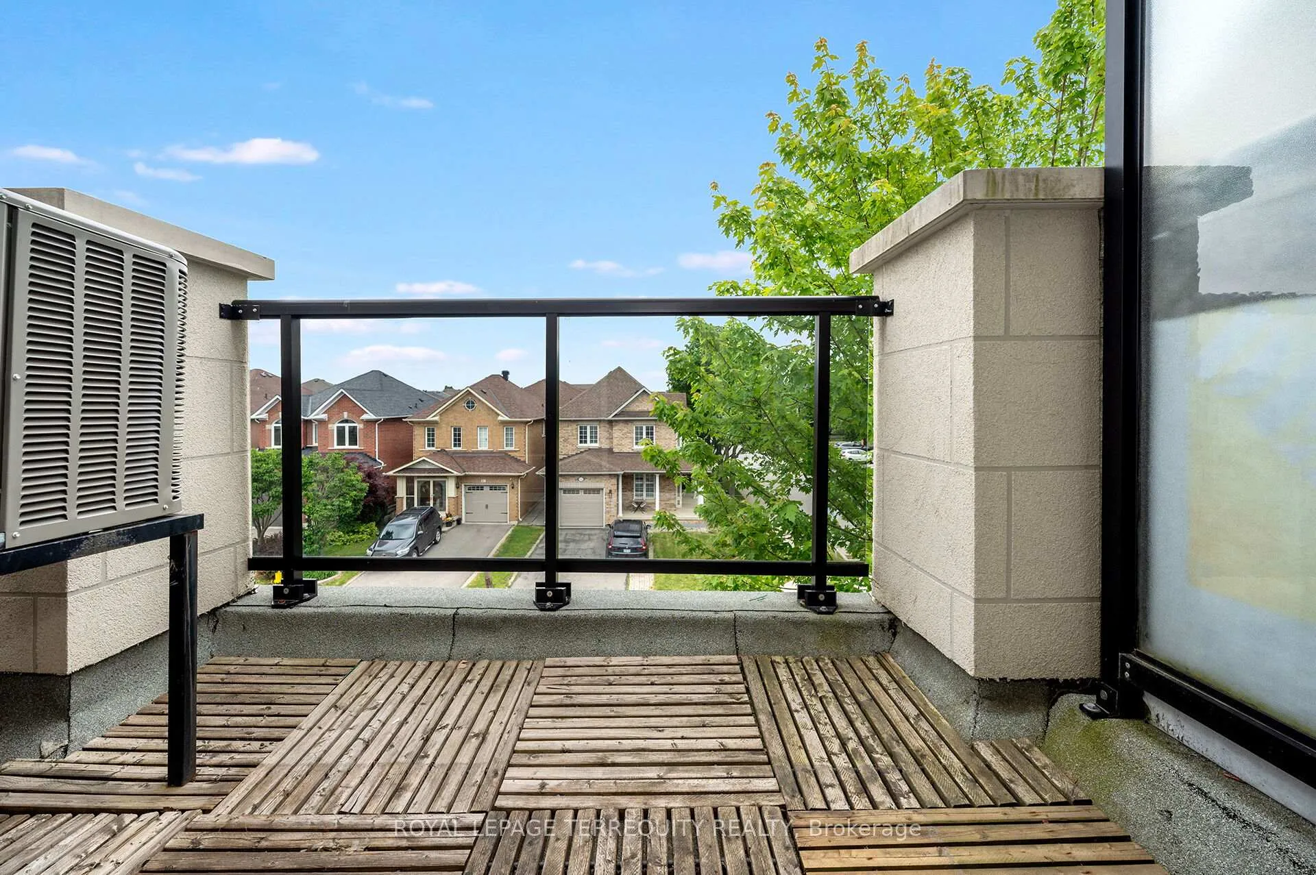 Photo 19 of Unit 3, 125 Kayla Crescent, Vaughan, Maple — HOMEH