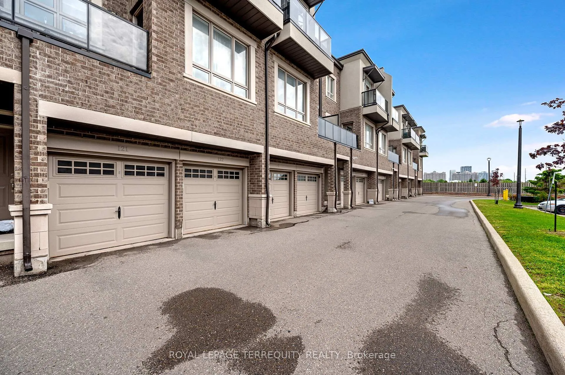 Photo 28 of Unit 3, 125 Kayla Crescent, Vaughan, Maple — HOMEH
