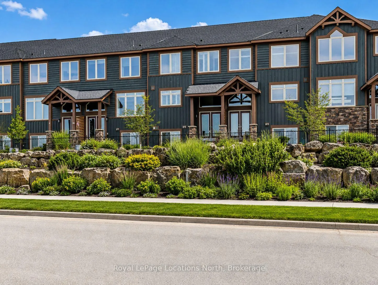 Photo 1 of 50 Joseph Trail, Collingwood — HOMEH